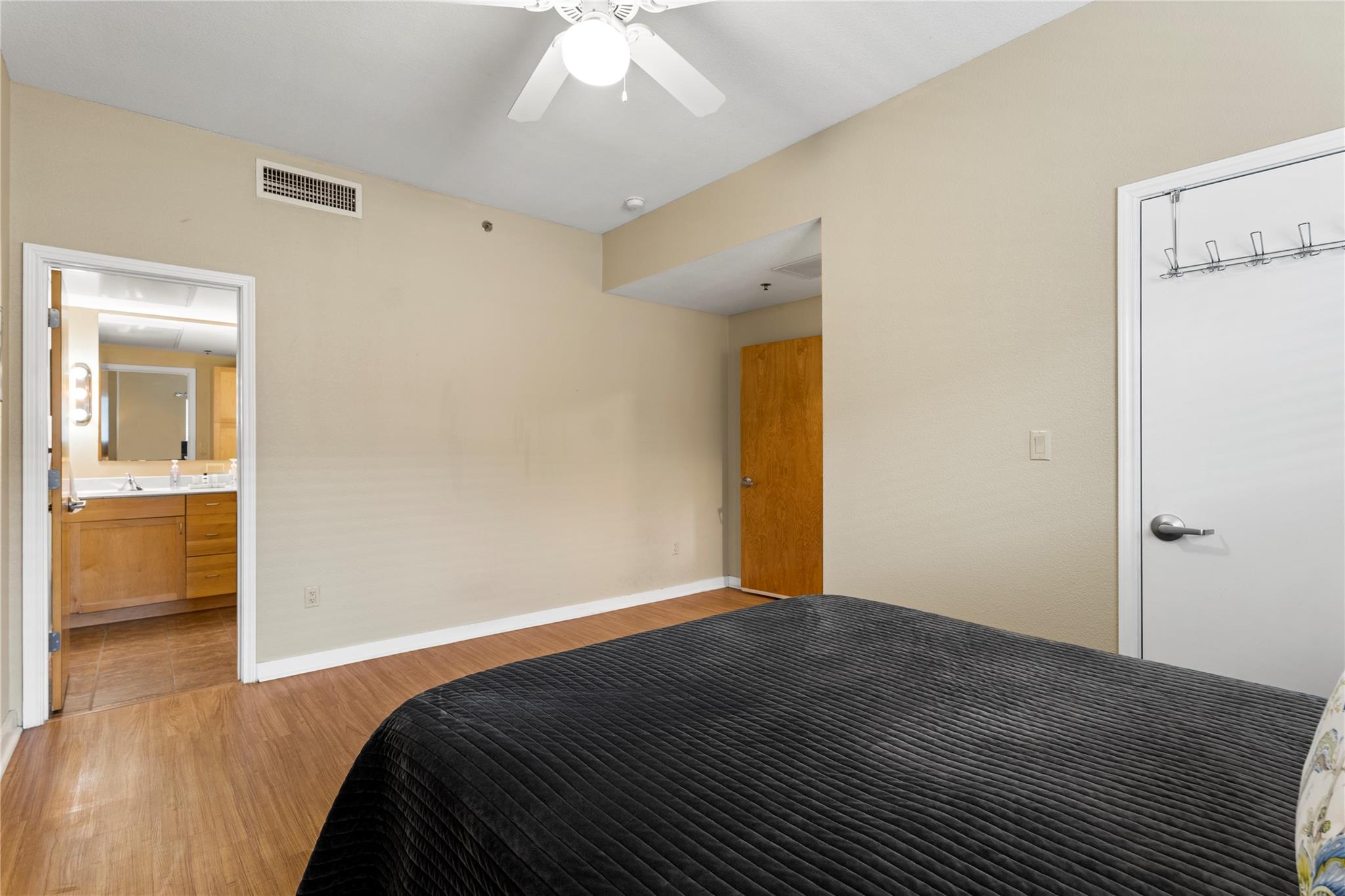 711 W 26th St # 706, Austin, TX 78705