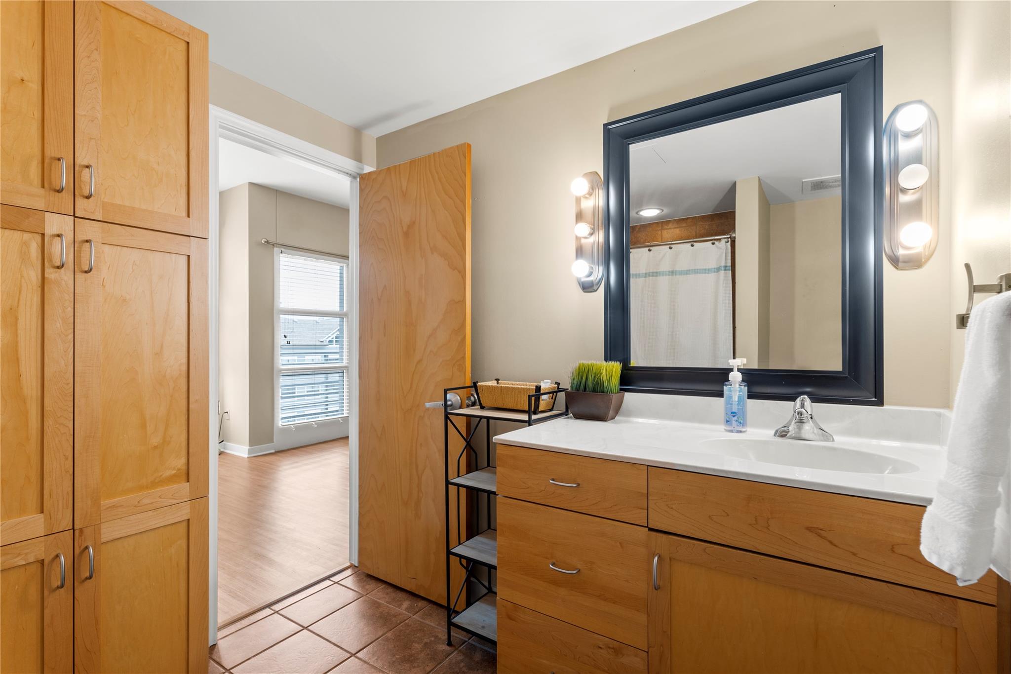 711 W 26th St # 706, Austin, TX 78705