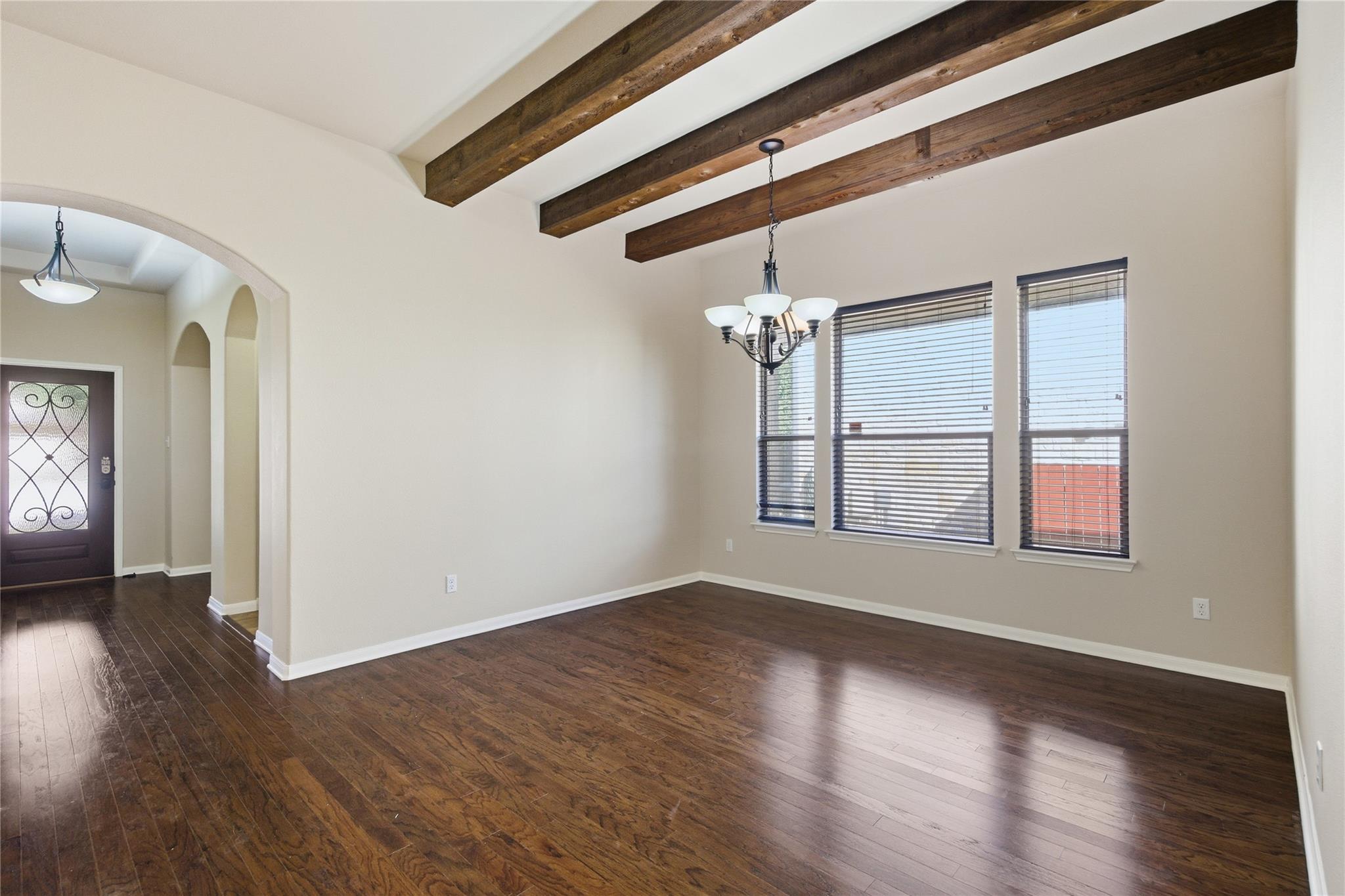 216 Great Circle Cv, Austin, TX 78717