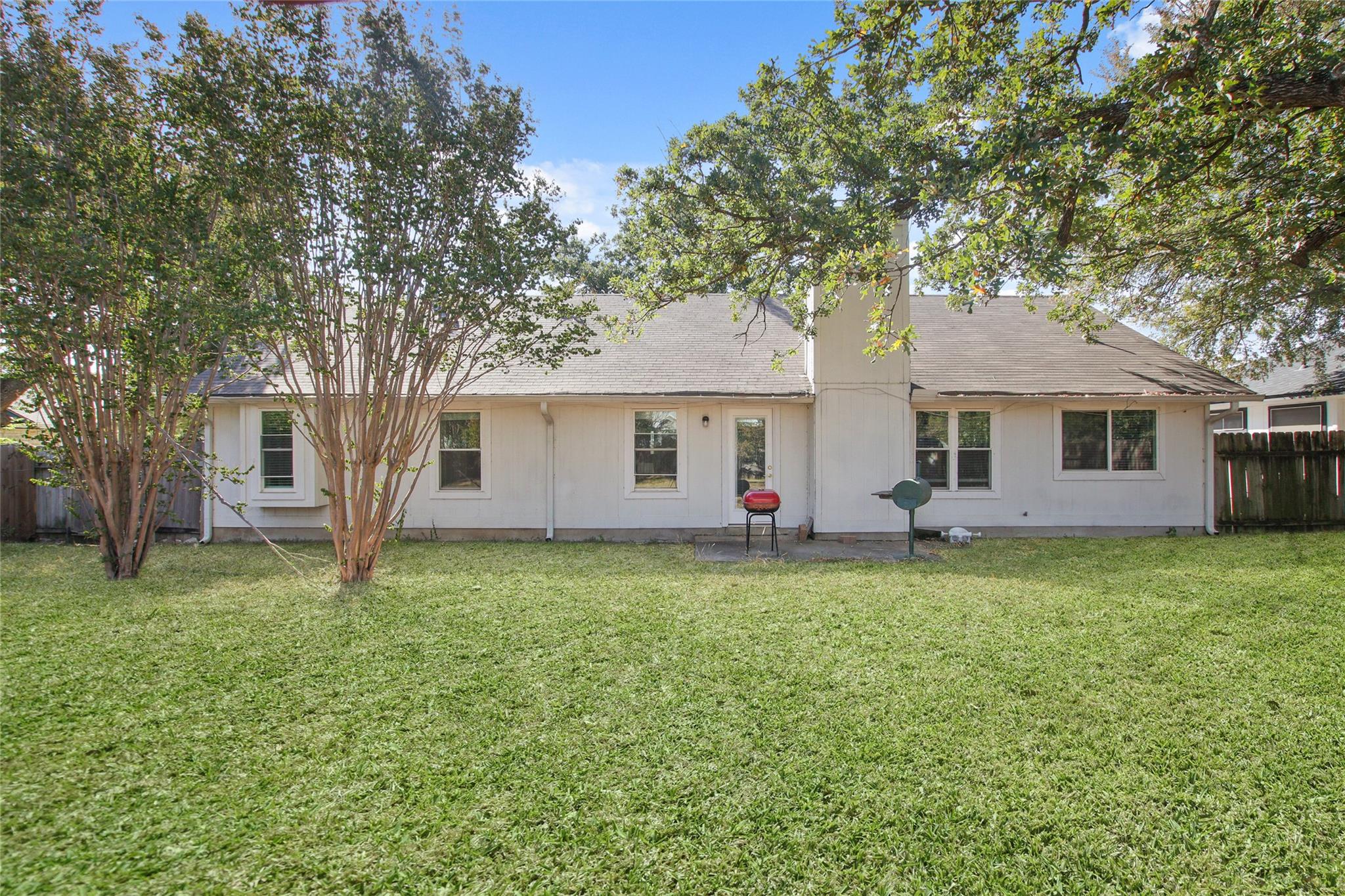 1712 Somerset Dr, Round Rock, TX 78681