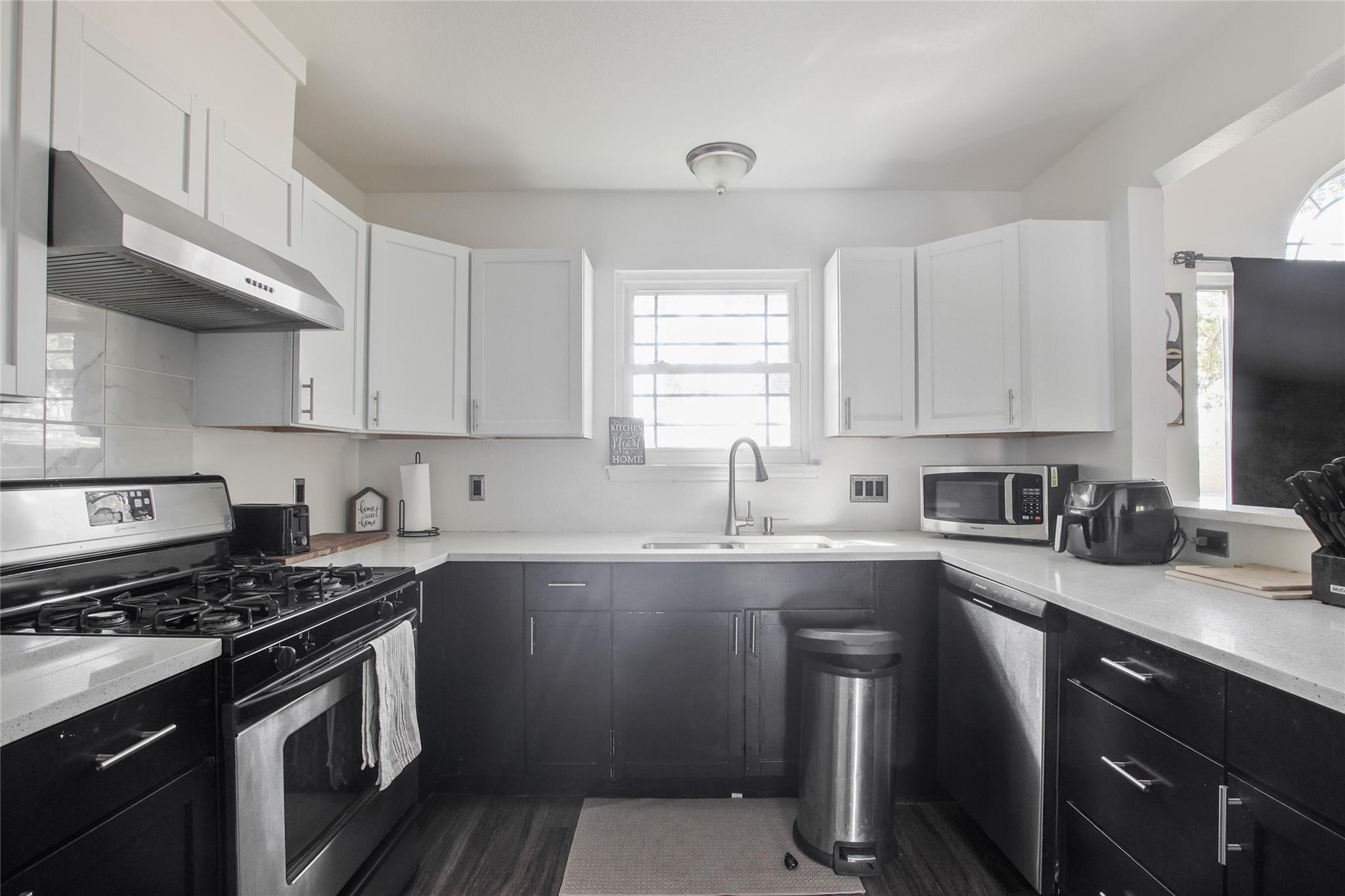 1712 Somerset Dr, Round Rock, TX 78681