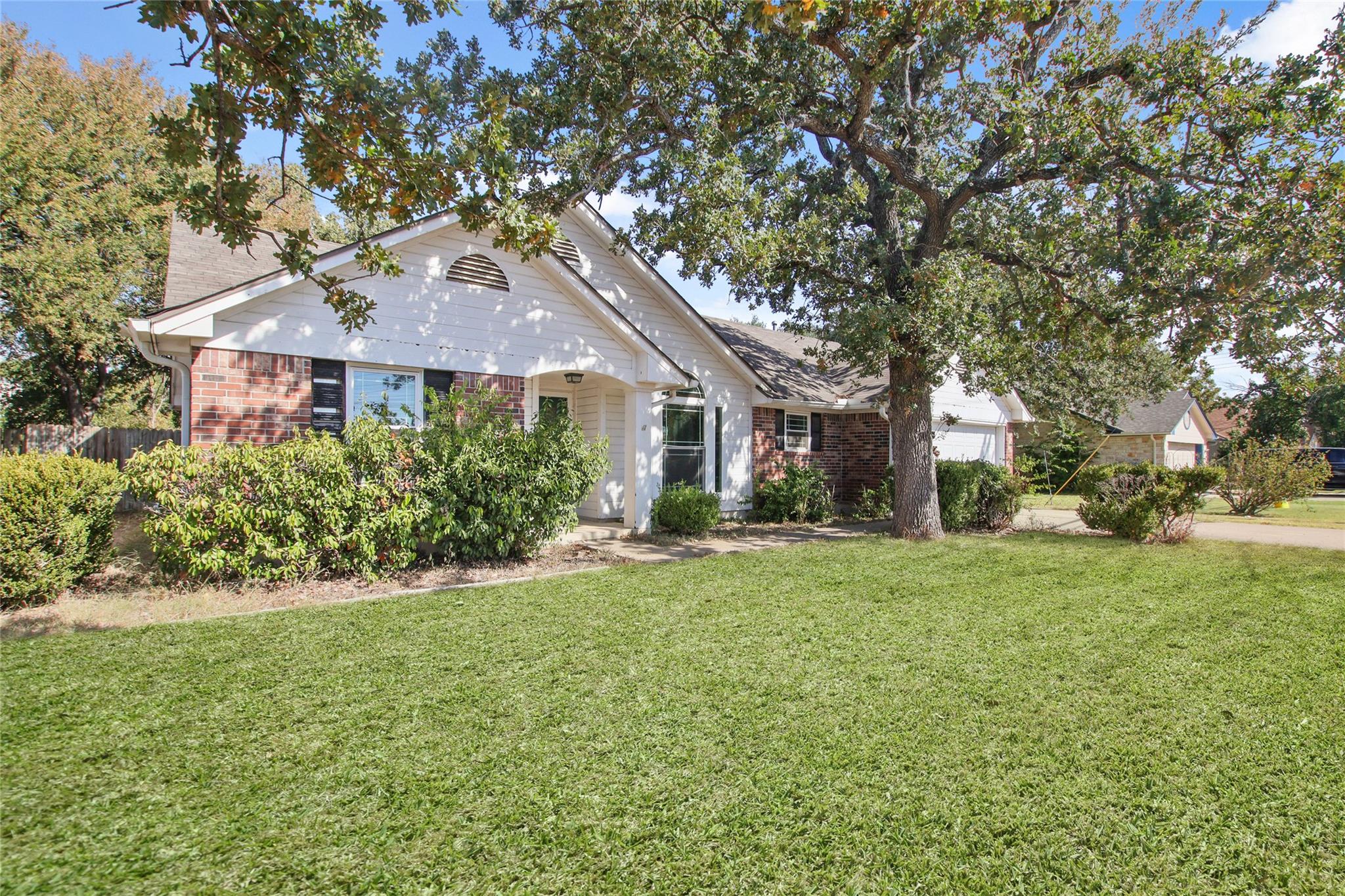 1712 Somerset Dr, Round Rock, TX 78681