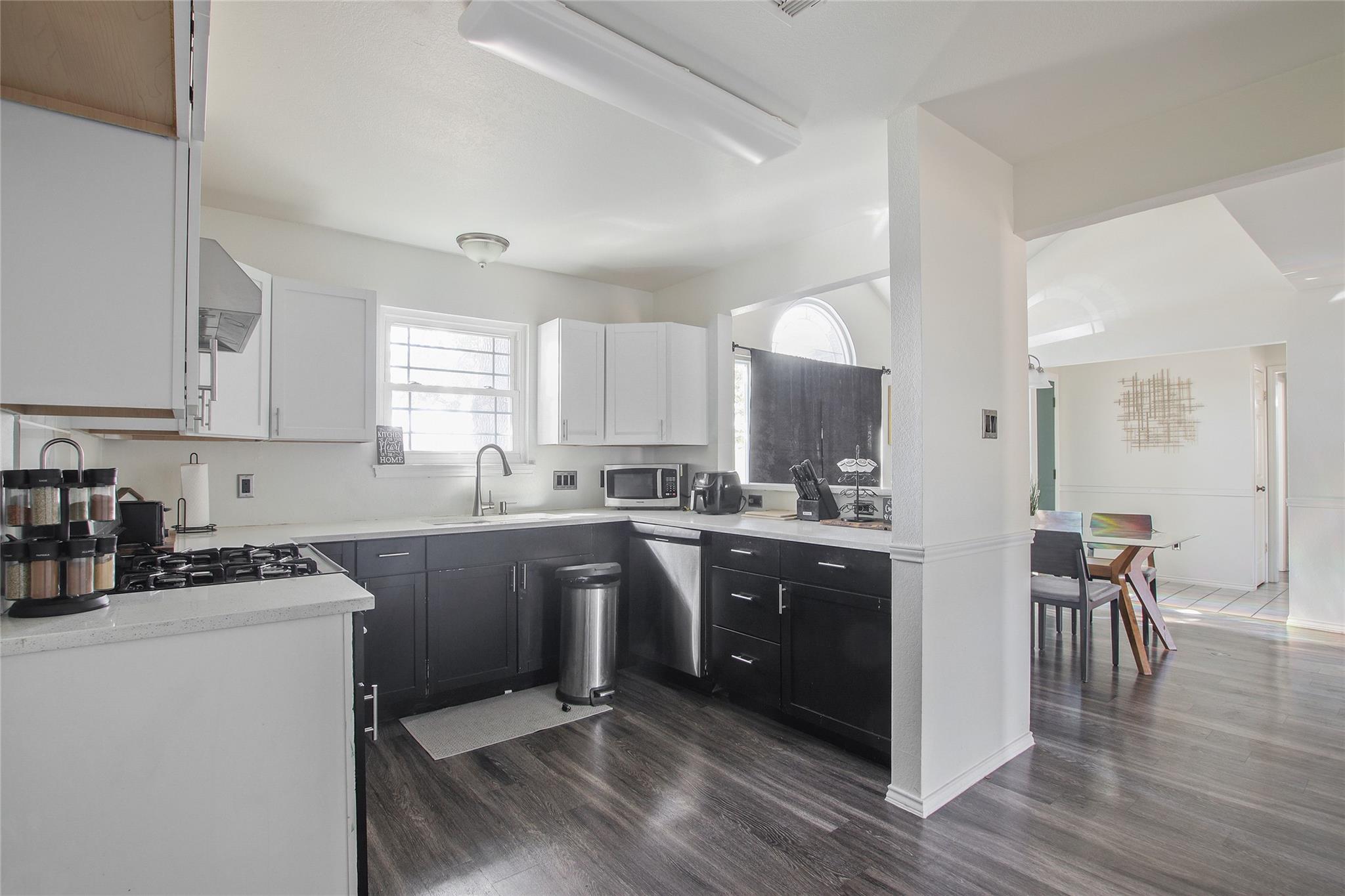 1712 Somerset Dr, Round Rock, TX 78681