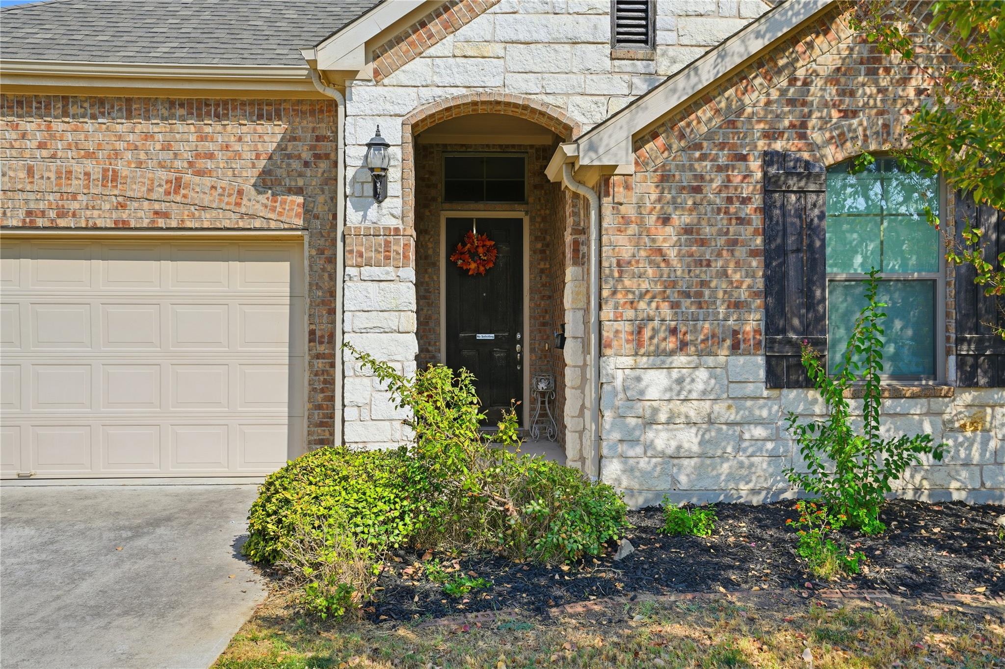 757 Oyster Crk, Buda, TX 78610