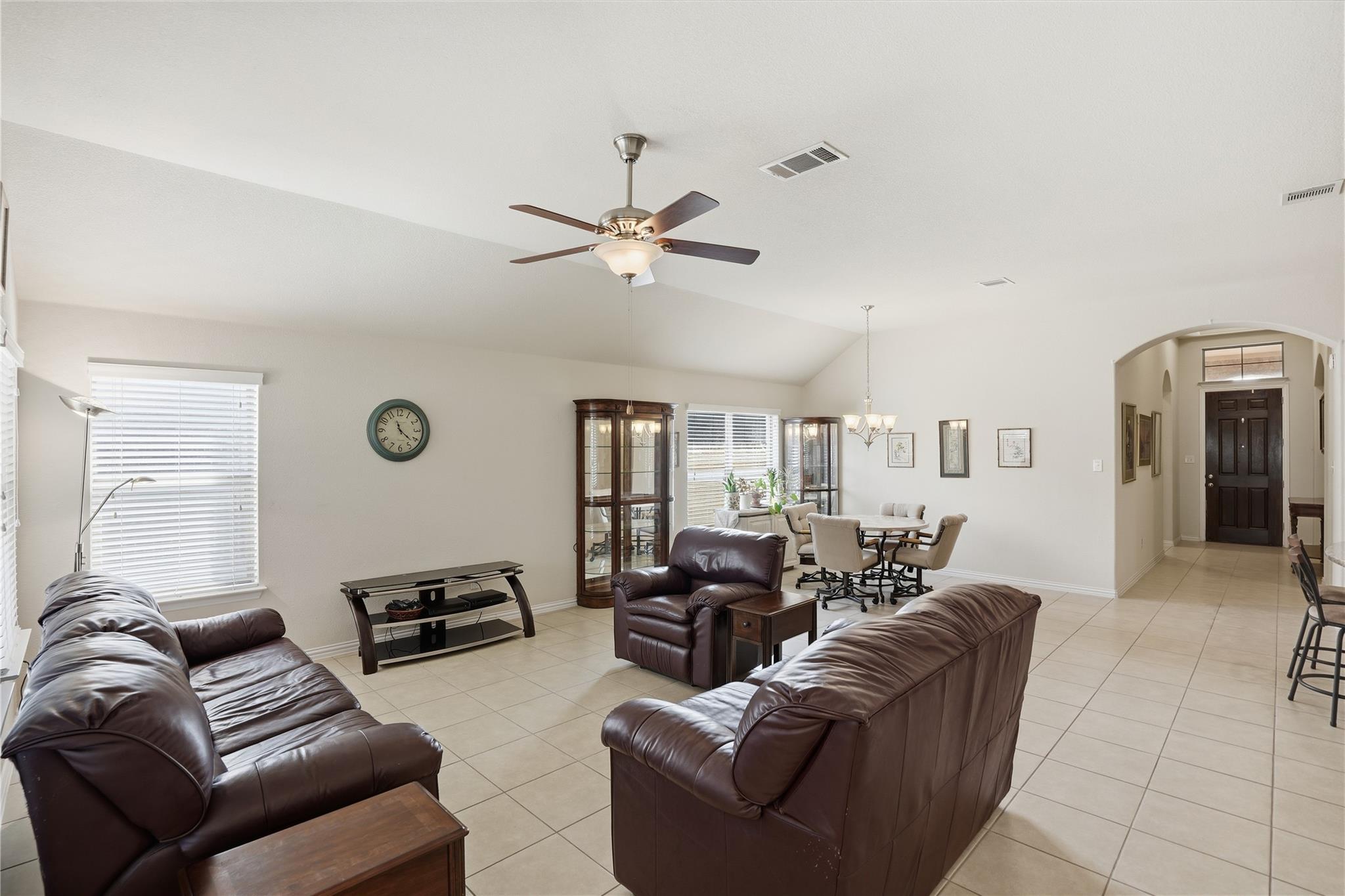 757 Oyster Crk, Buda, TX 78610