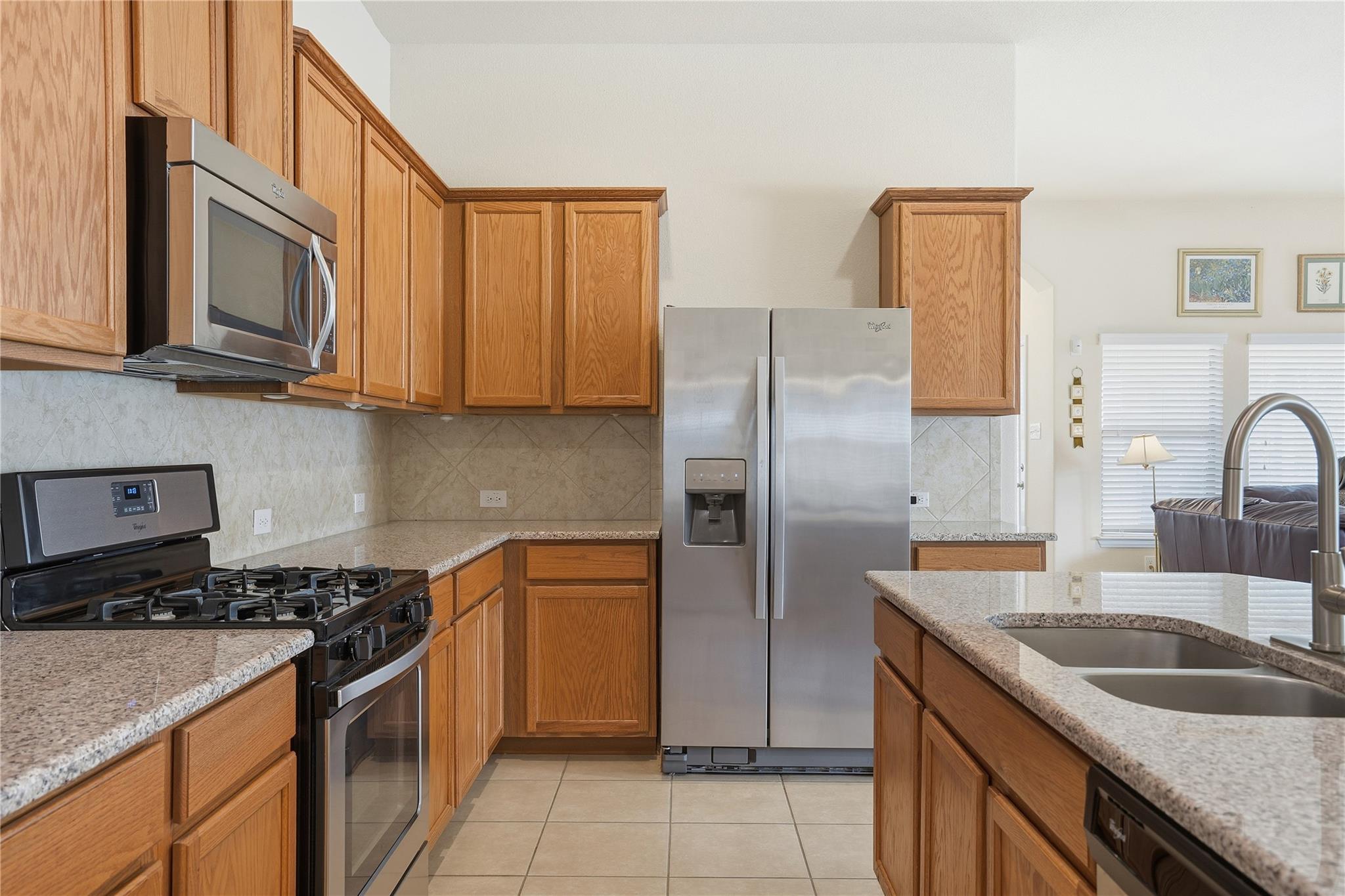 757 Oyster Crk, Buda, TX 78610