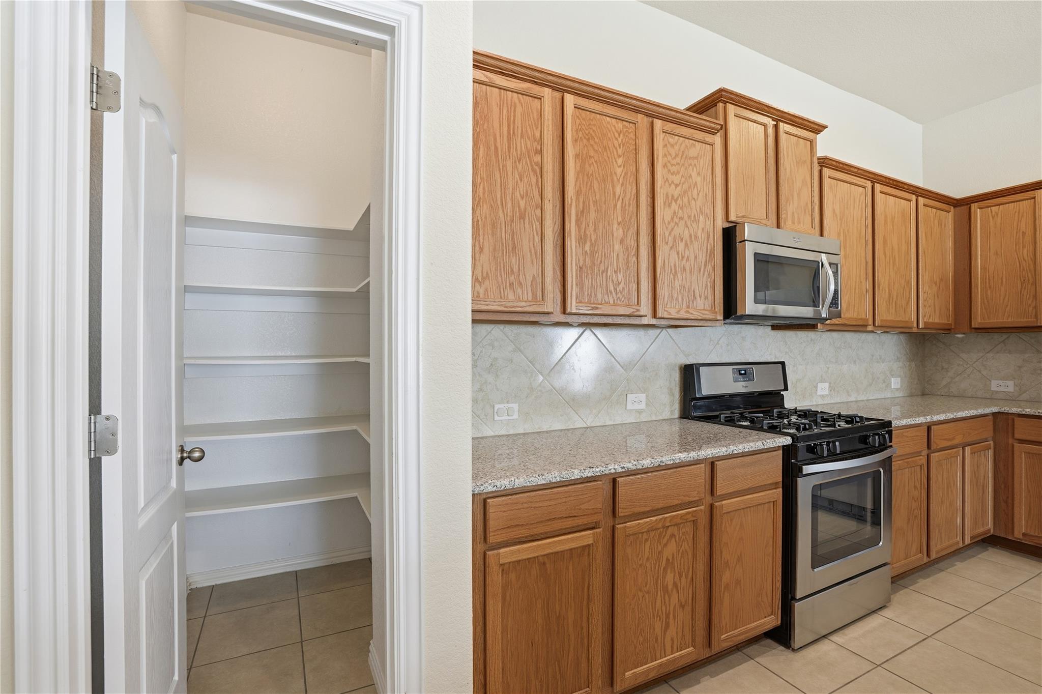 757 Oyster Crk, Buda, TX 78610