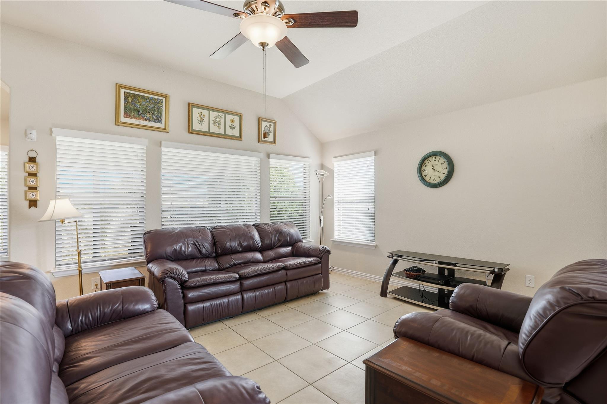 757 Oyster Crk, Buda, TX 78610