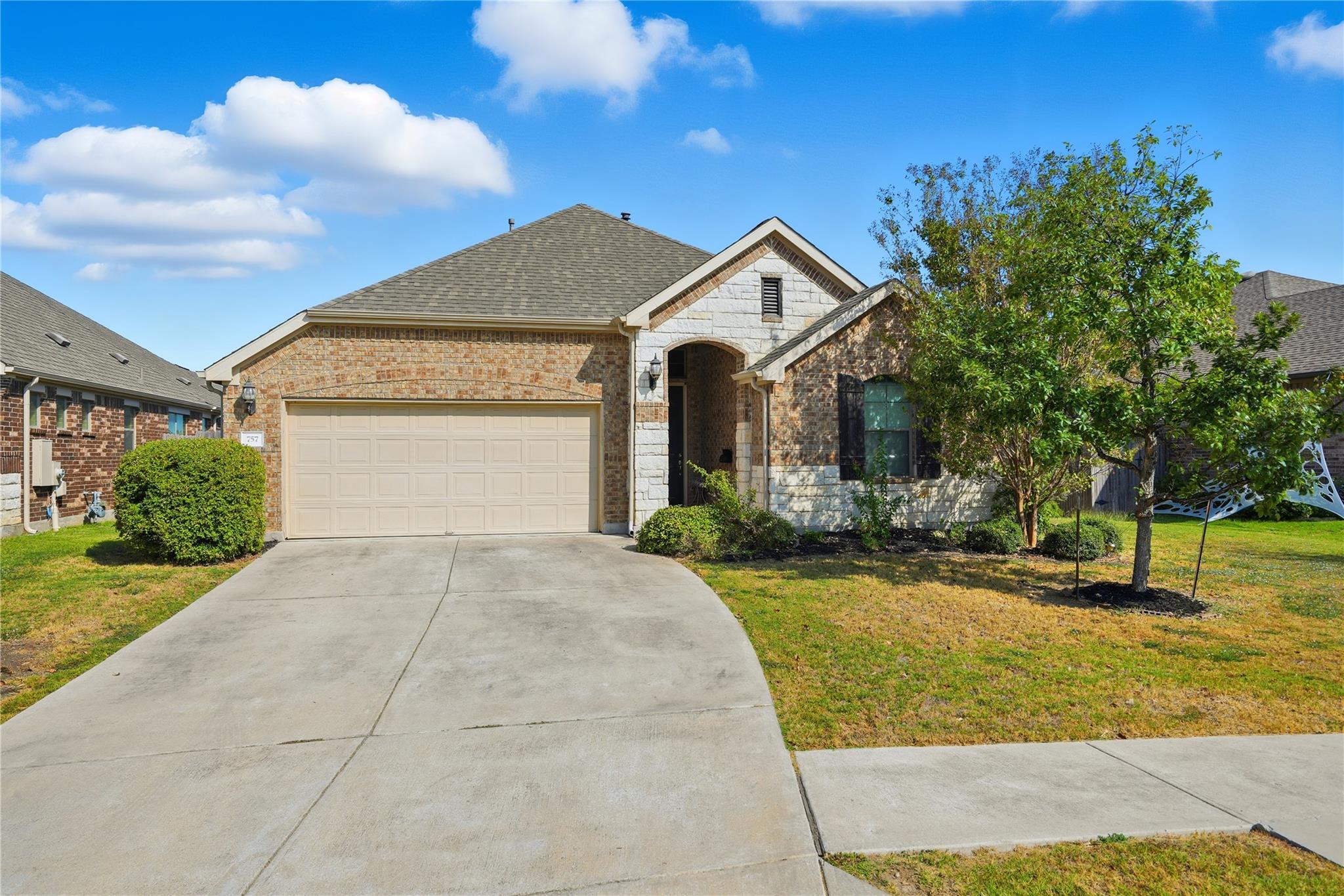 757 Oyster Crk, Buda, TX 78610