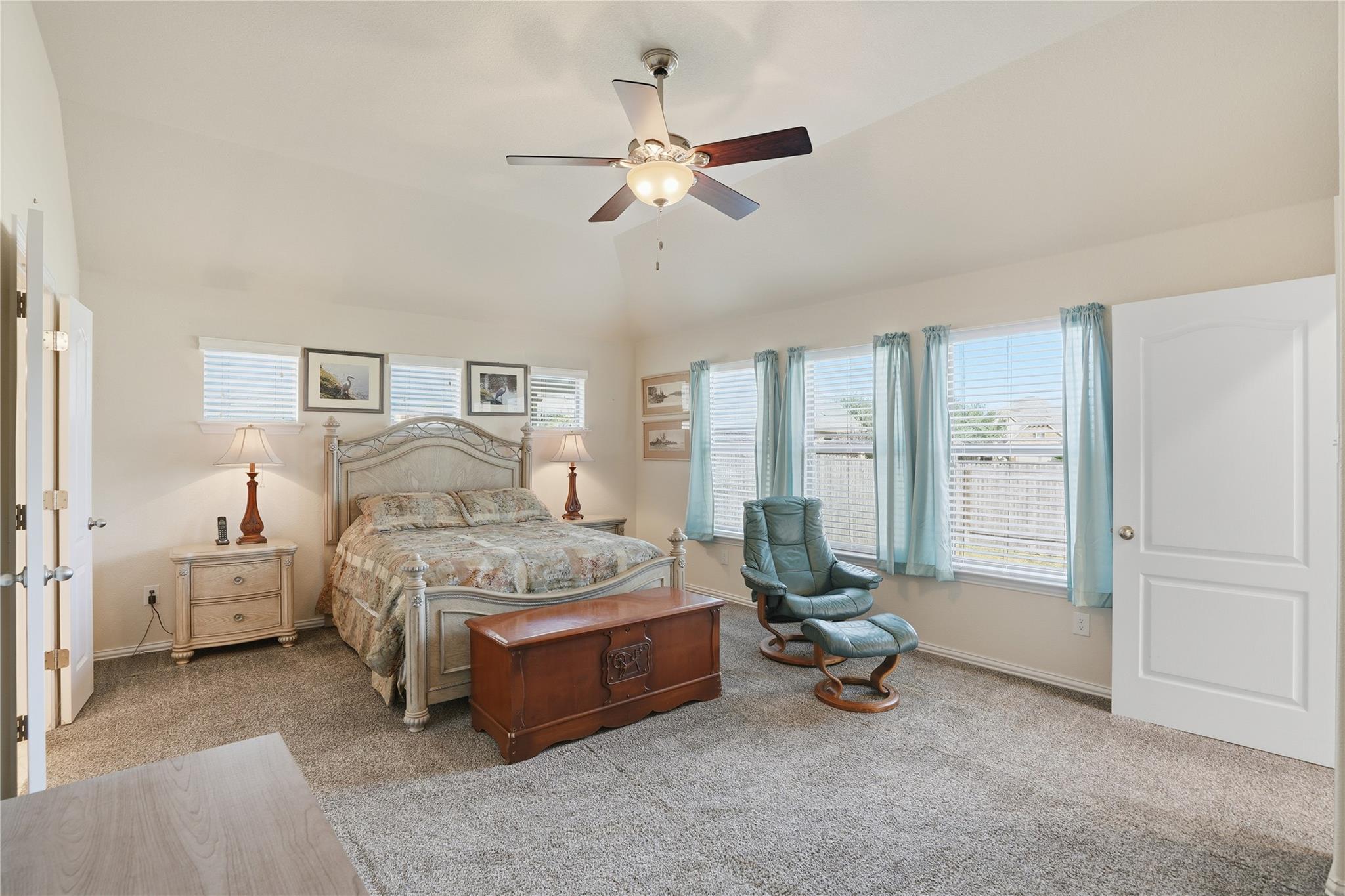 757 Oyster Crk, Buda, TX 78610