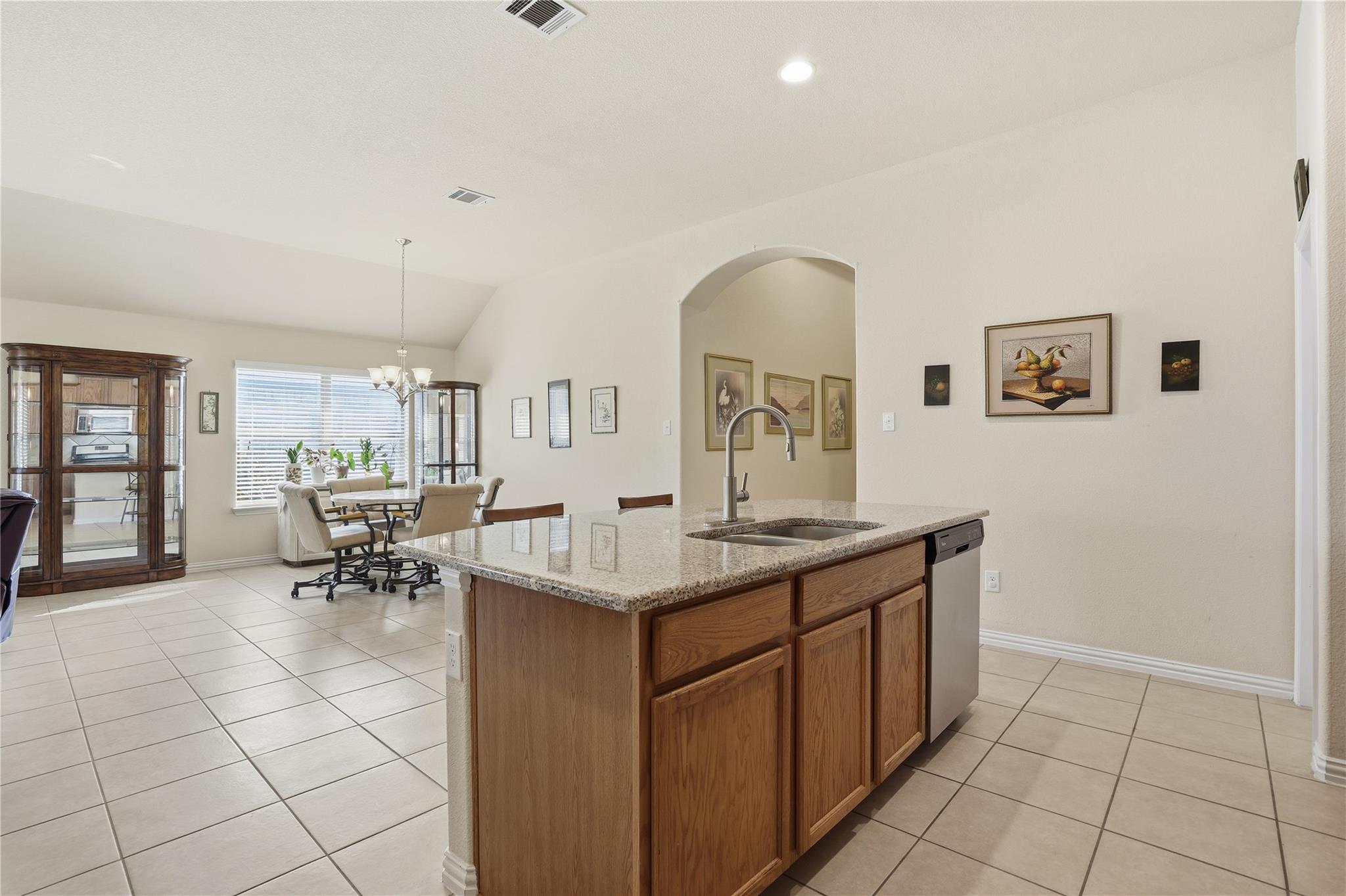 757 Oyster Crk, Buda, TX 78610