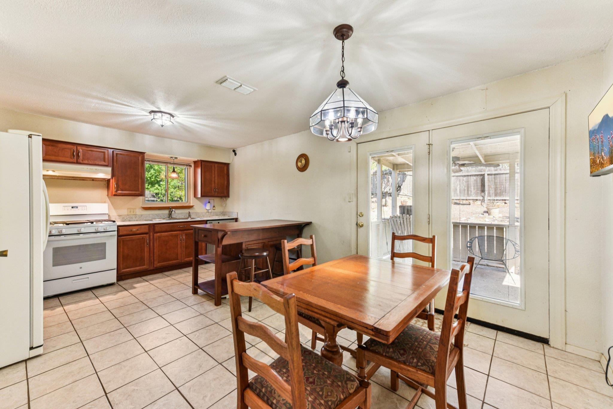 8318 Gallatin Dr, Austin, TX 78736