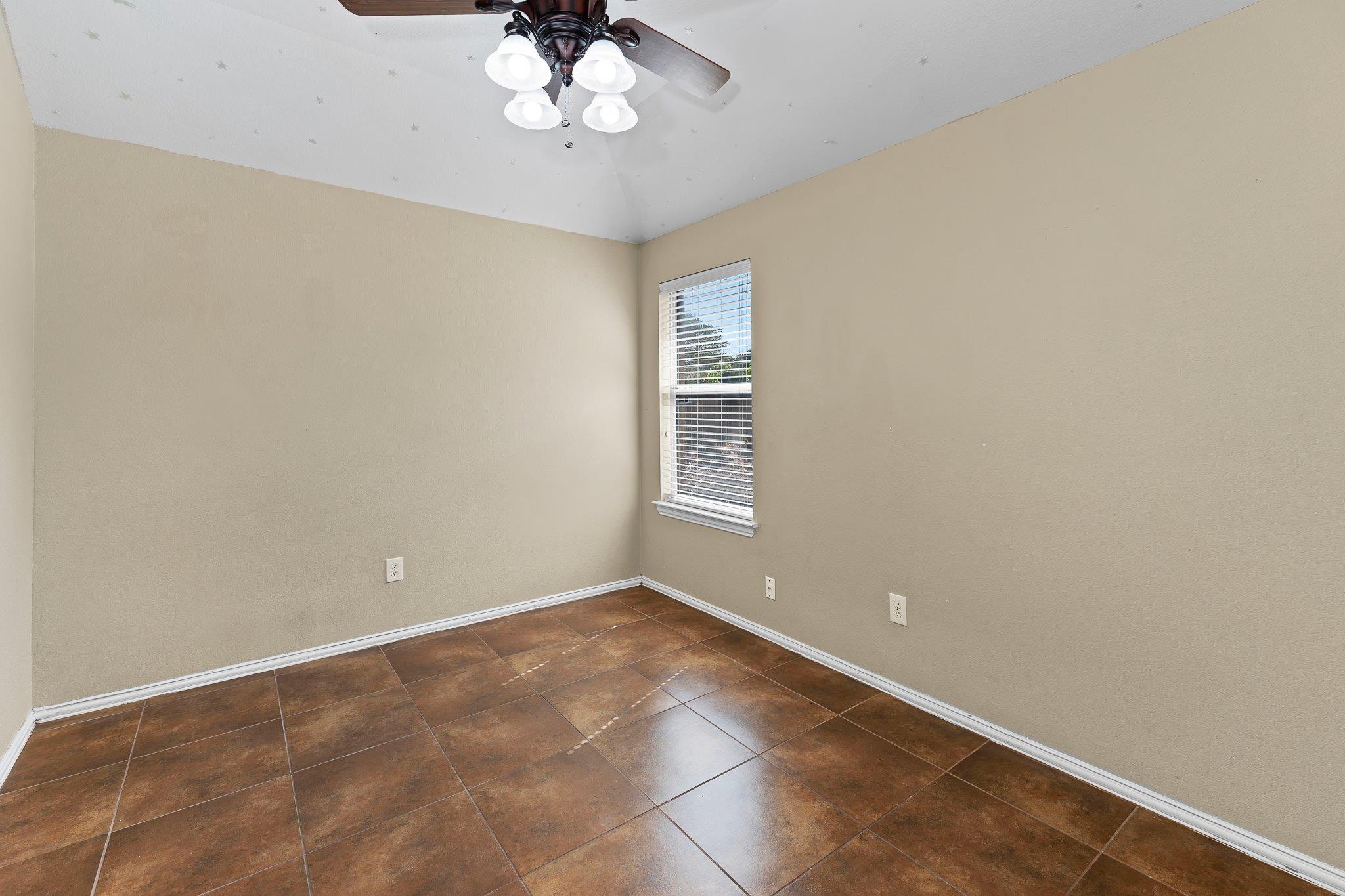 208 Pecanwood S, Kyle, TX 78640