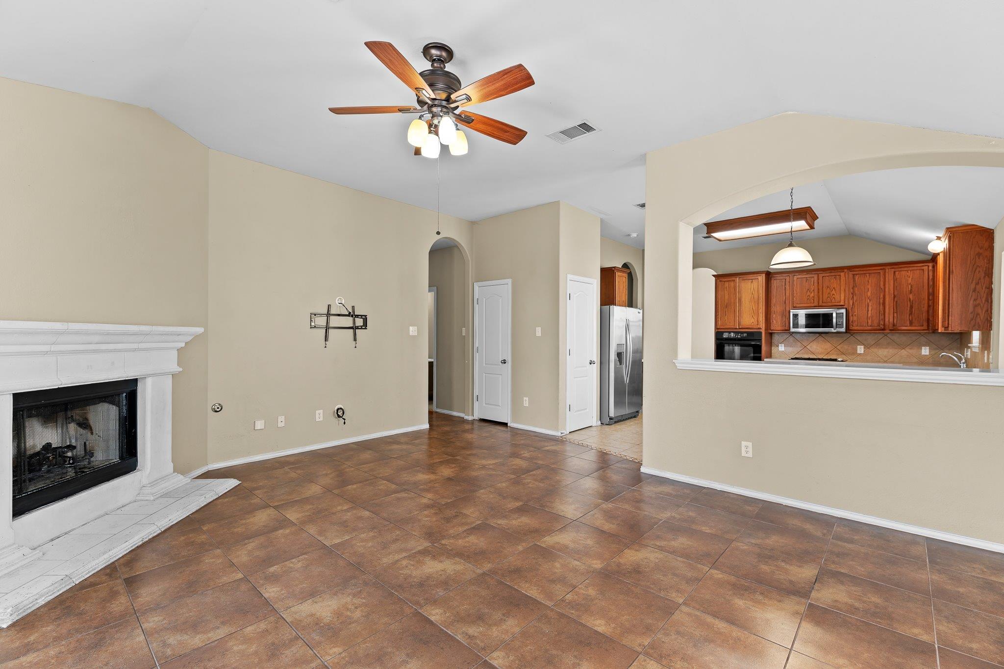 208 Pecanwood S, Kyle, TX 78640