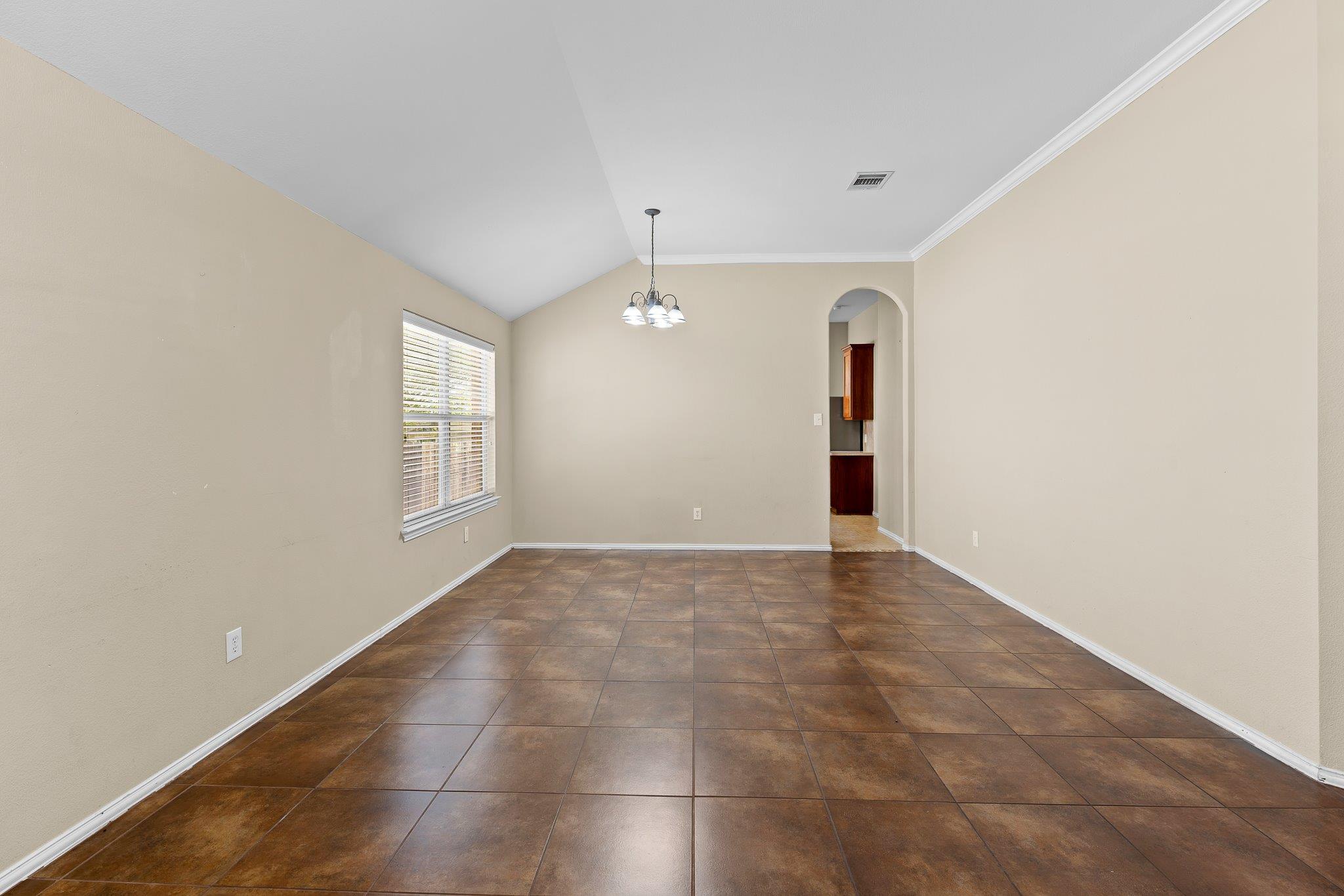 208 Pecanwood S, Kyle, TX 78640