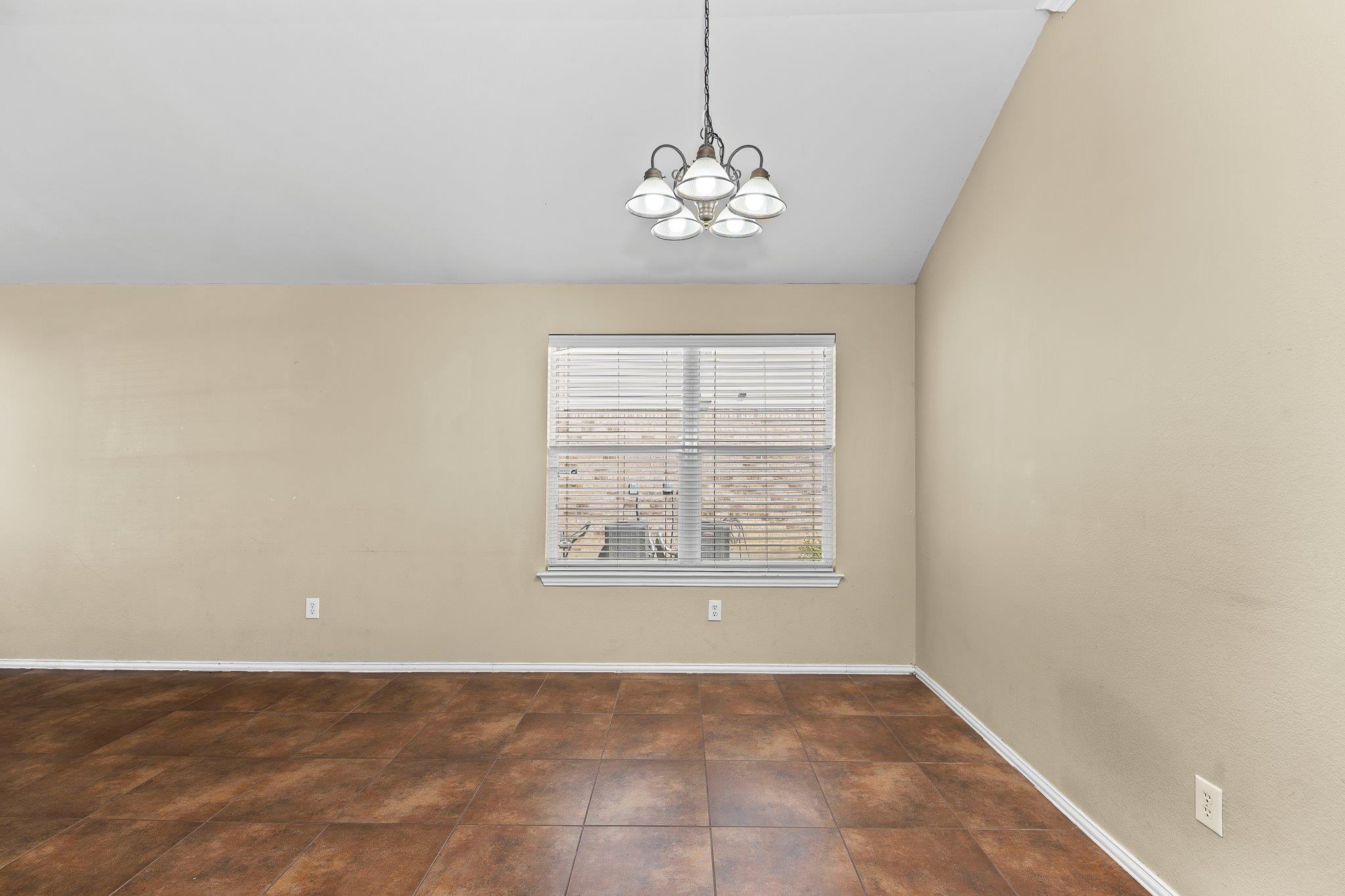 208 Pecanwood S, Kyle, TX 78640