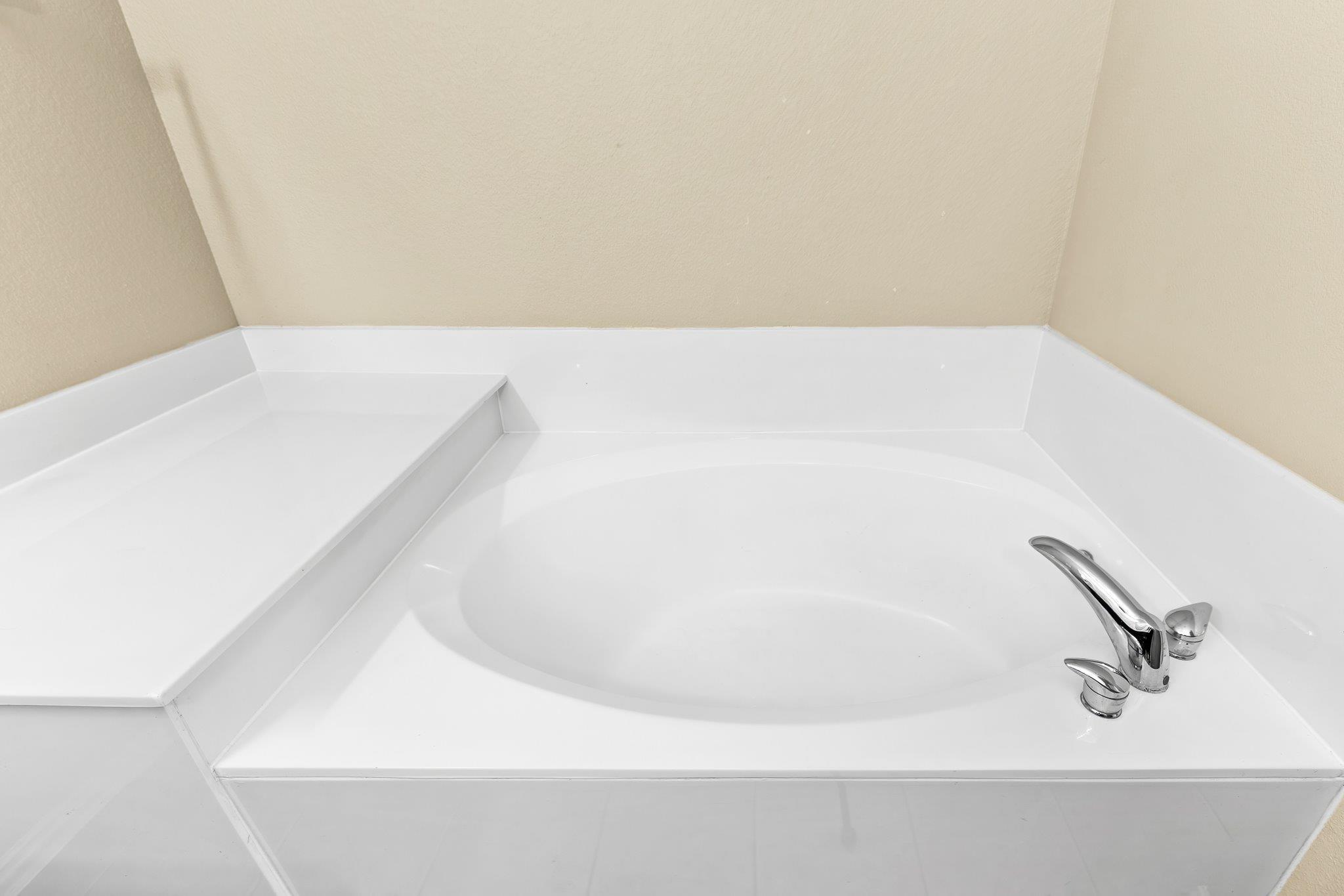 208 Pecanwood S, Kyle, TX 78640