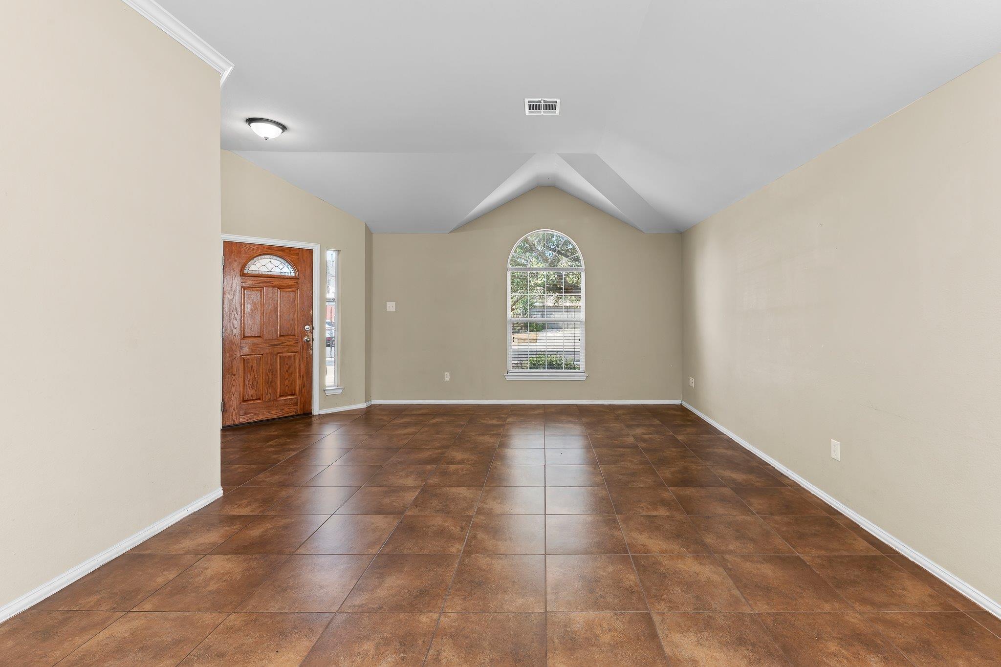 208 Pecanwood S, Kyle, TX 78640