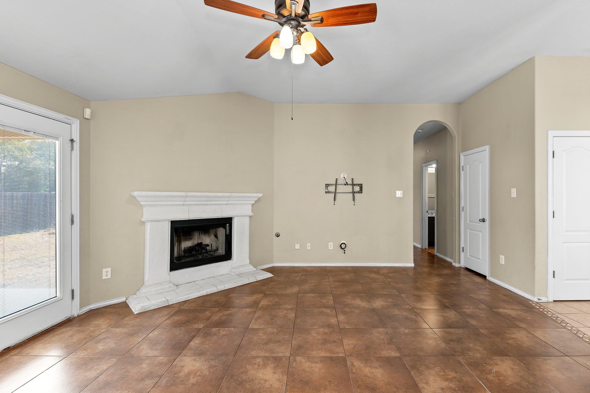 208 Pecanwood S, Kyle, TX 78640