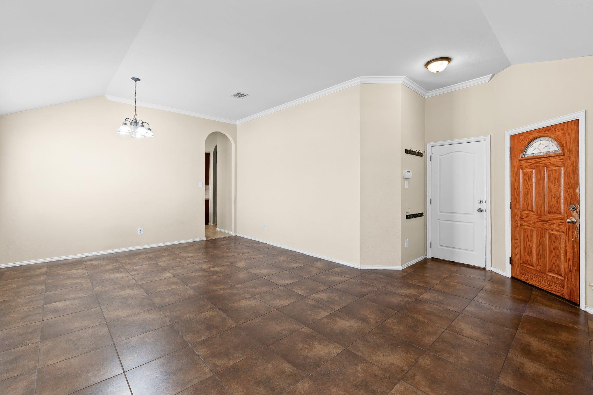 208 Pecanwood S, Kyle, TX 78640