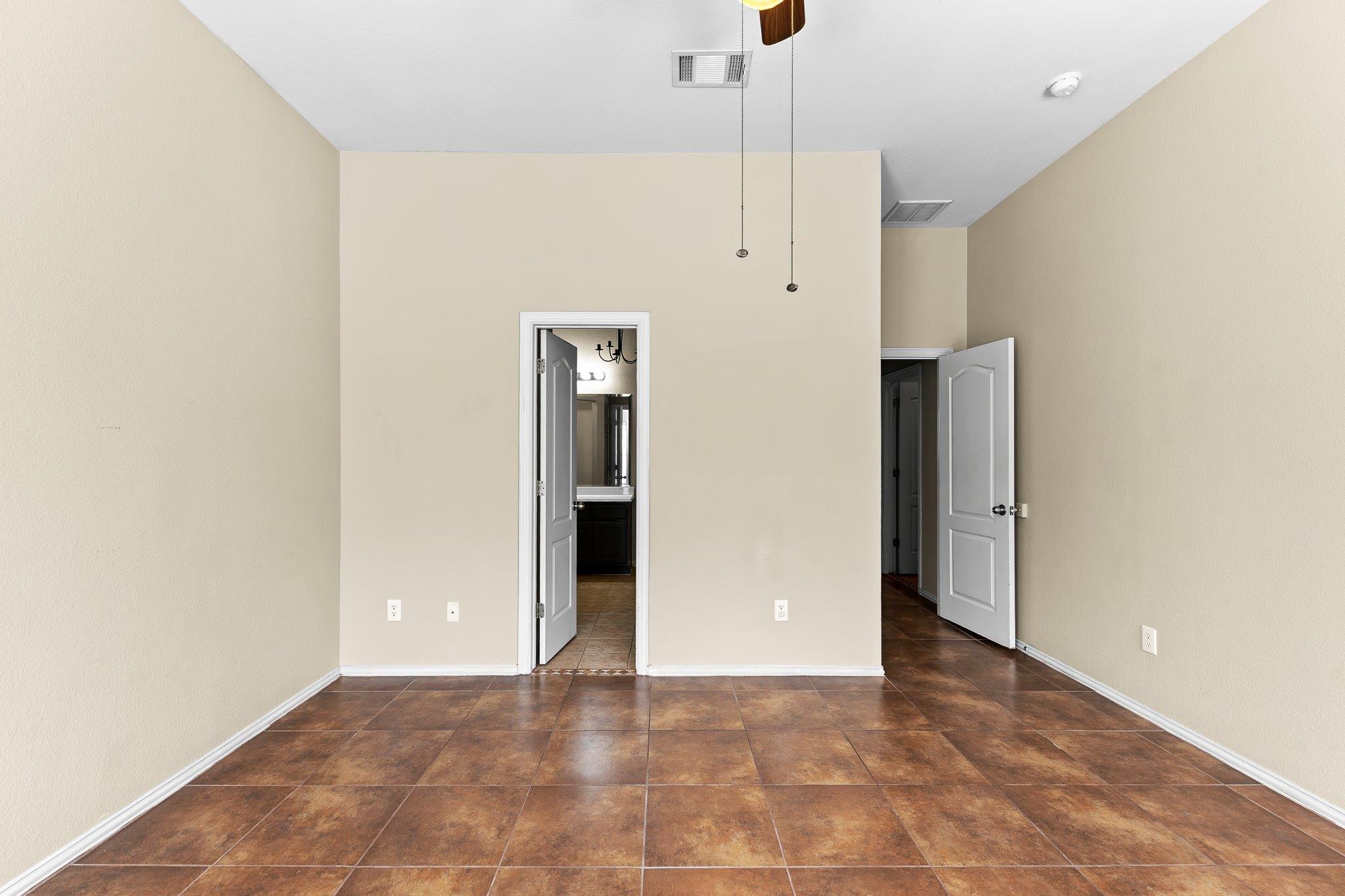 208 Pecanwood S, Kyle, TX 78640