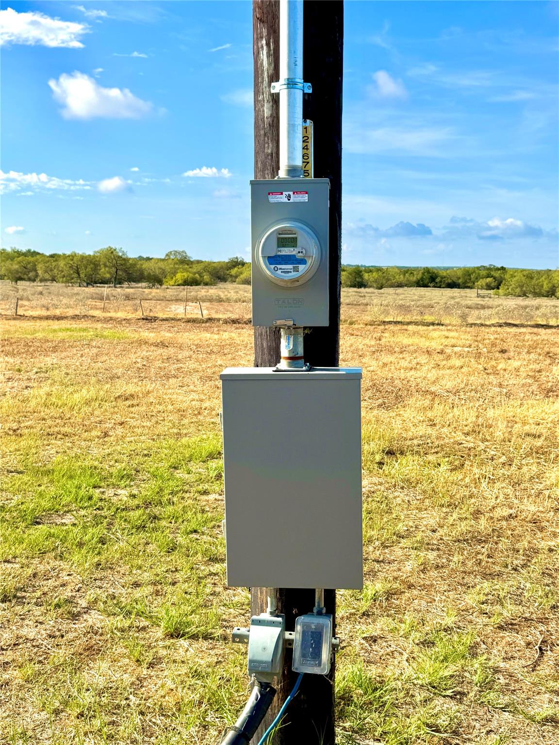 6052 Tenney Creek Rd, Luling, TX 78648