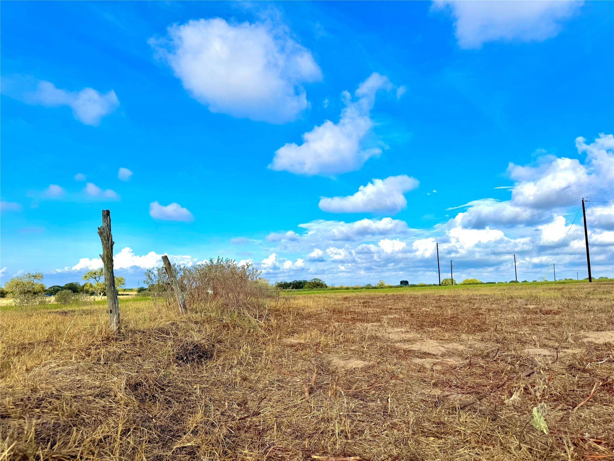 6052 Tenney Creek Rd, Luling, TX 78648
