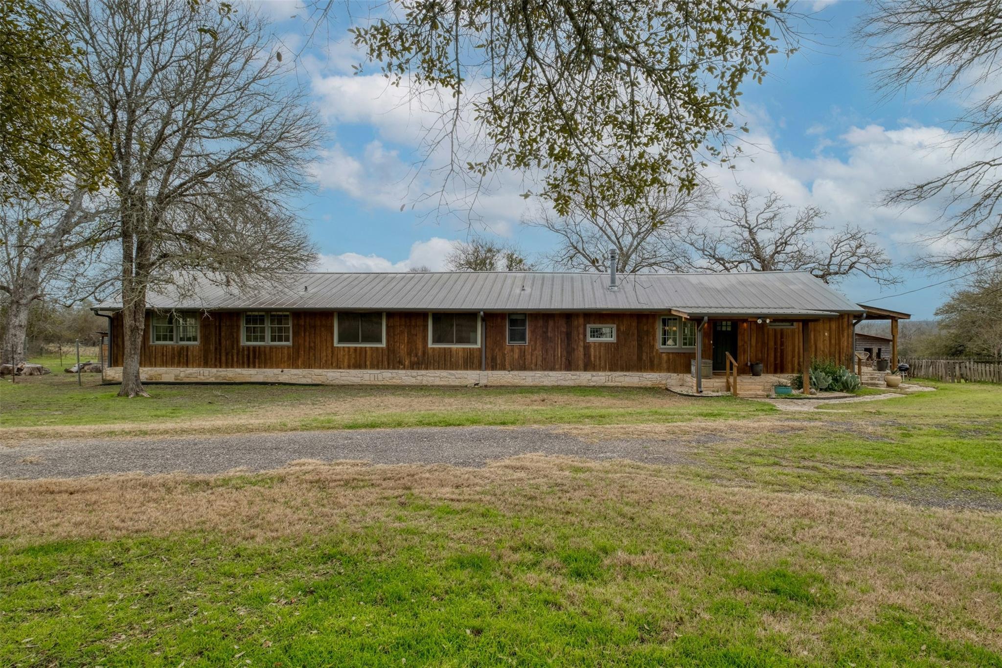 317 Walnut Creek Rd, Bastrop, TX 78602