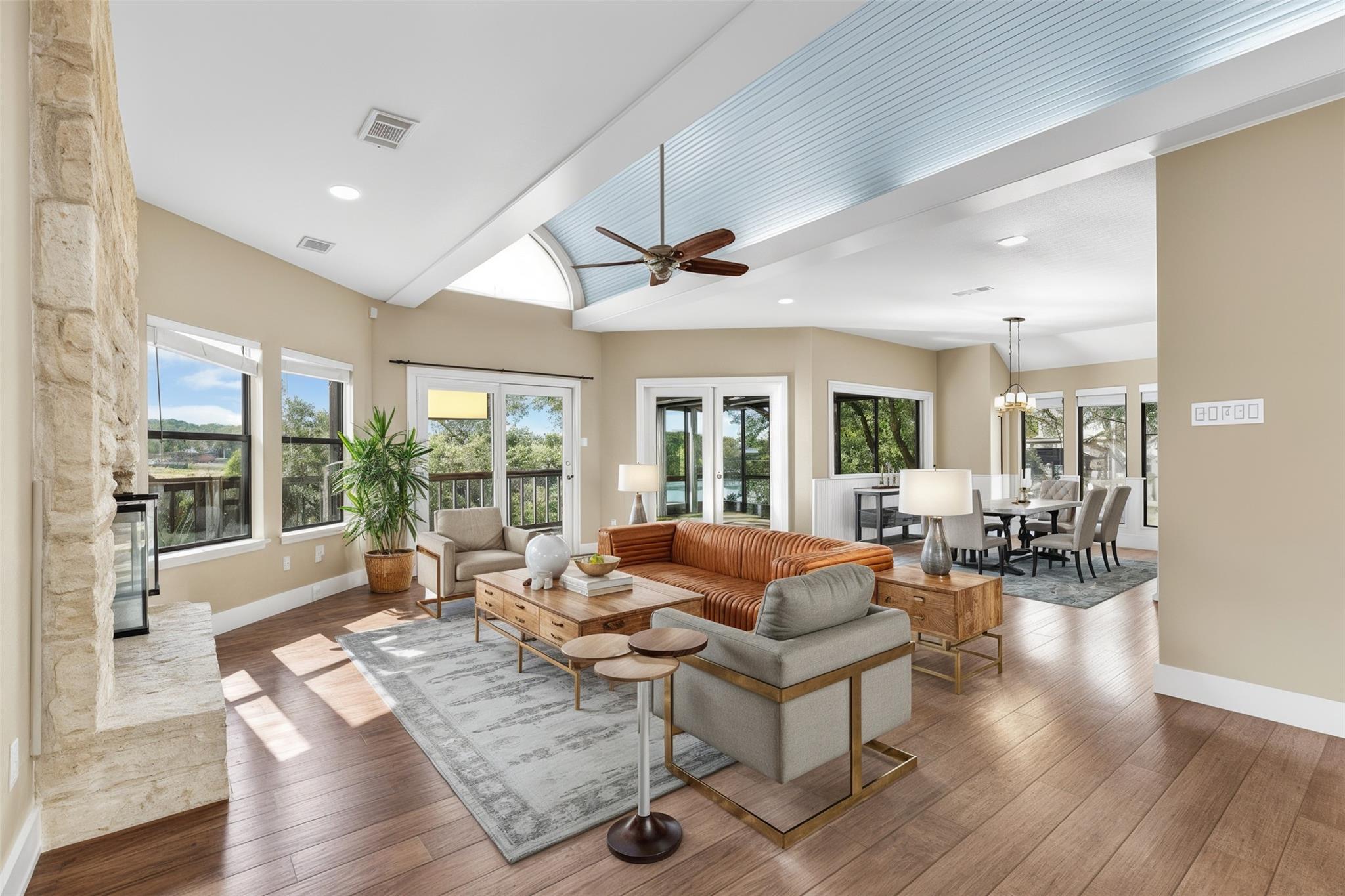 22012 Briarcliff Dr, Spicewood, TX 78669