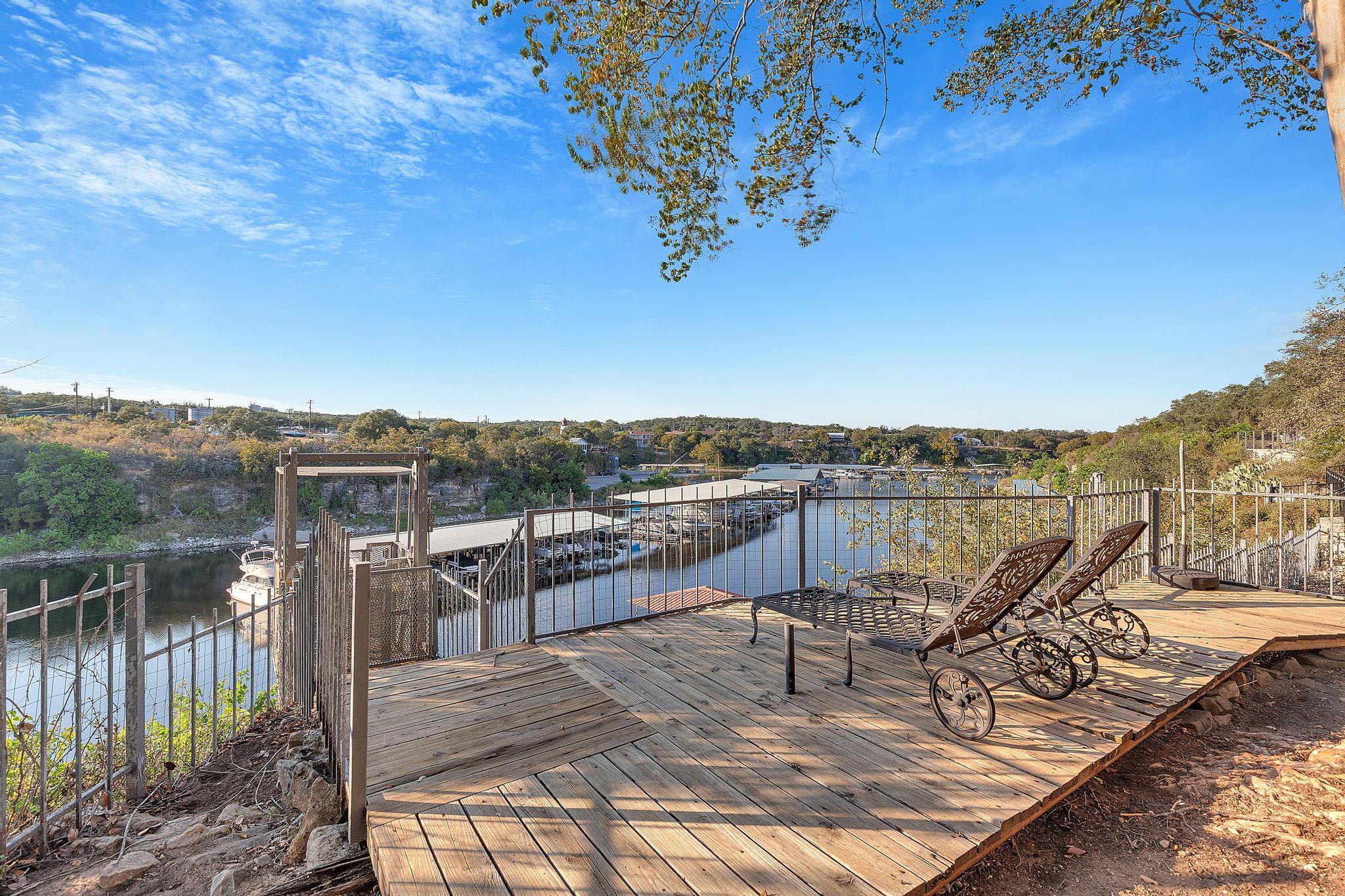 22012 Briarcliff Dr, Spicewood, TX 78669