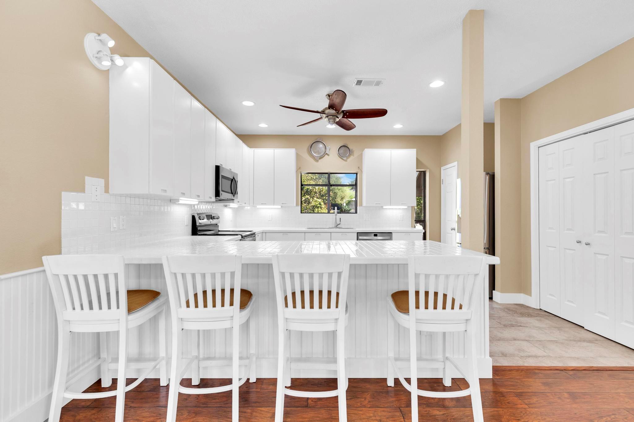 22012 Briarcliff Dr, Spicewood, TX 78669