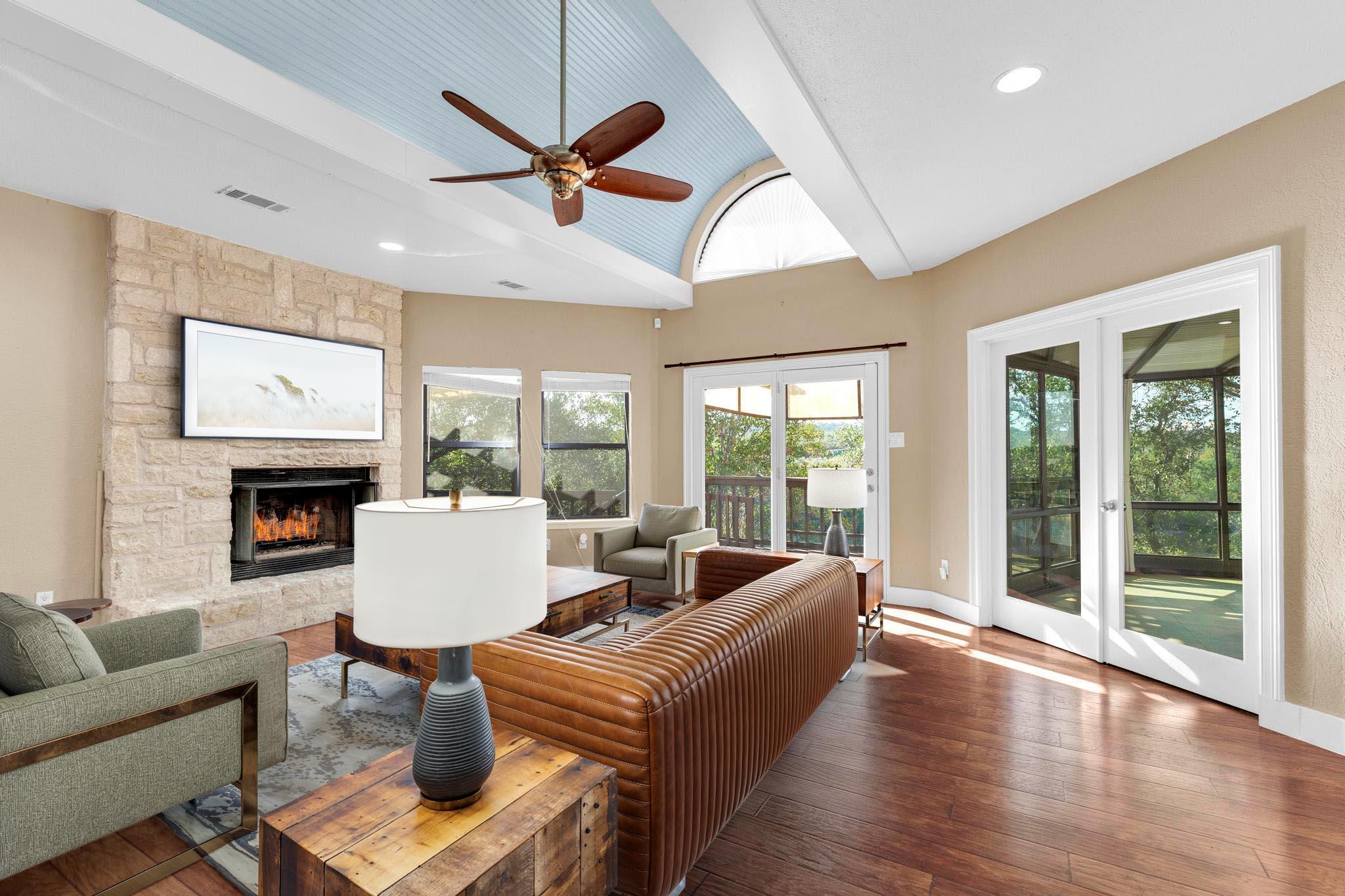 22012 Briarcliff Dr, Spicewood, TX 78669