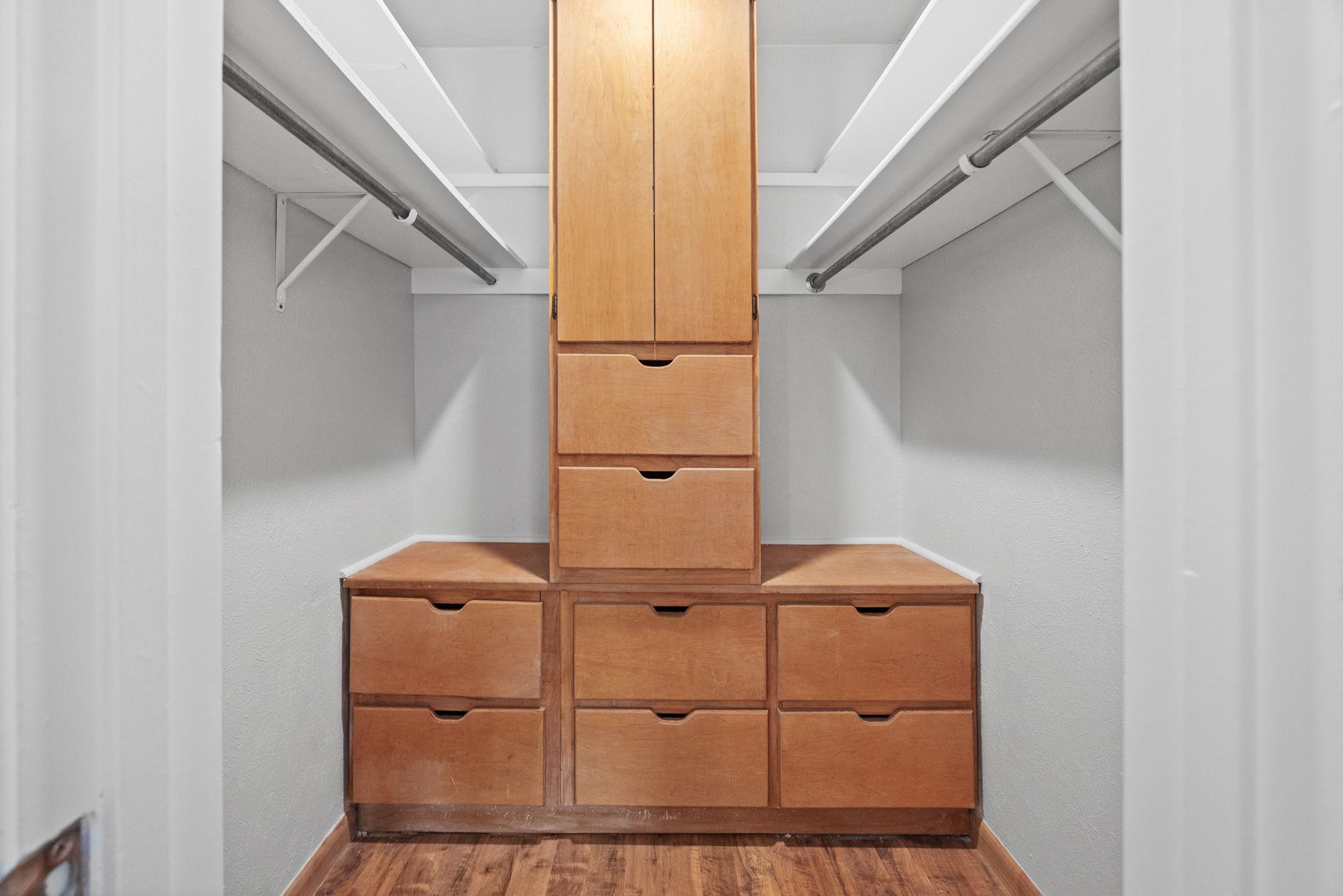 7321 Shadywood Dr, Austin, TX 78745