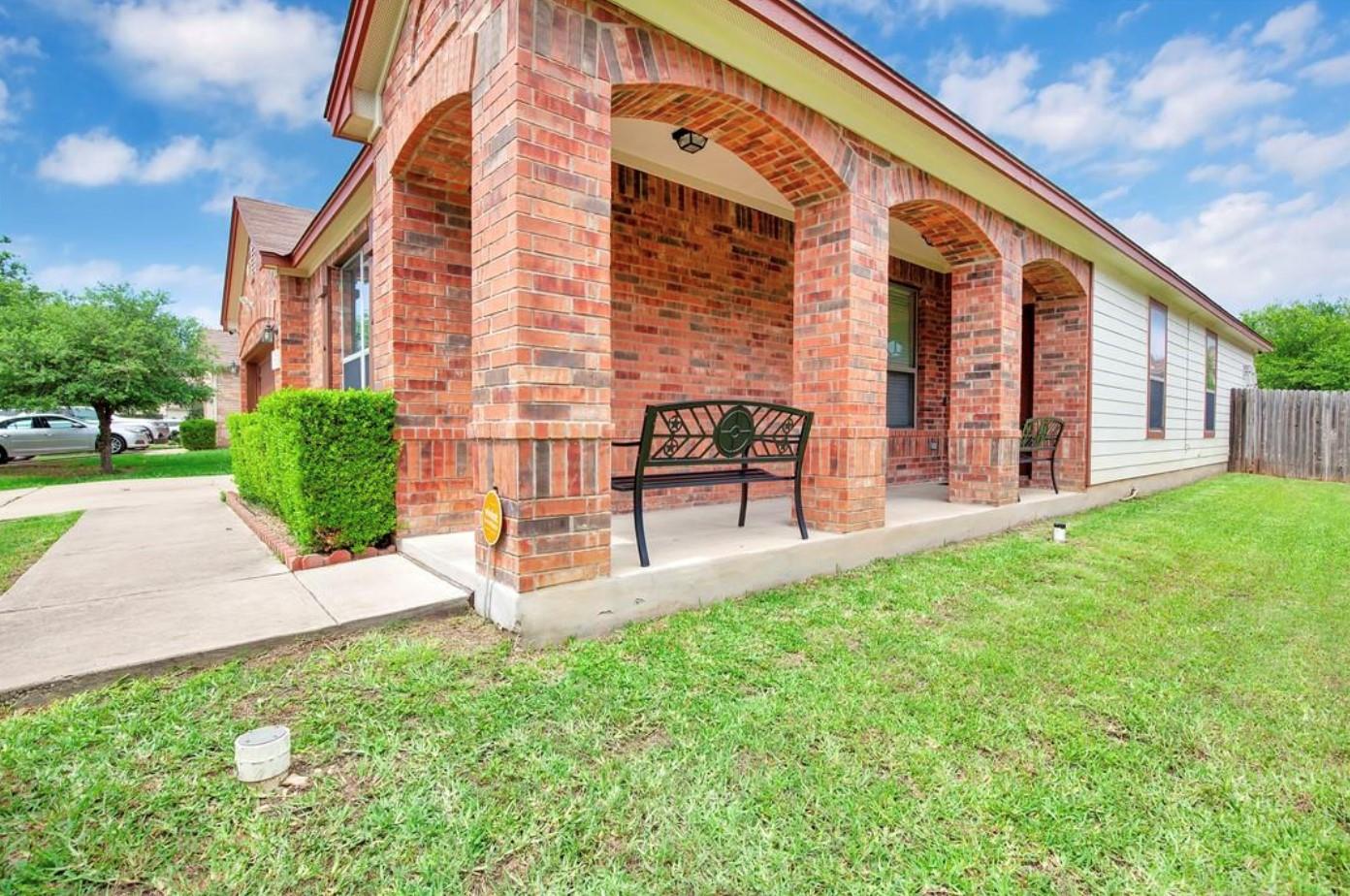 1721 E Mesa Park Cv, Round Rock, TX 78664