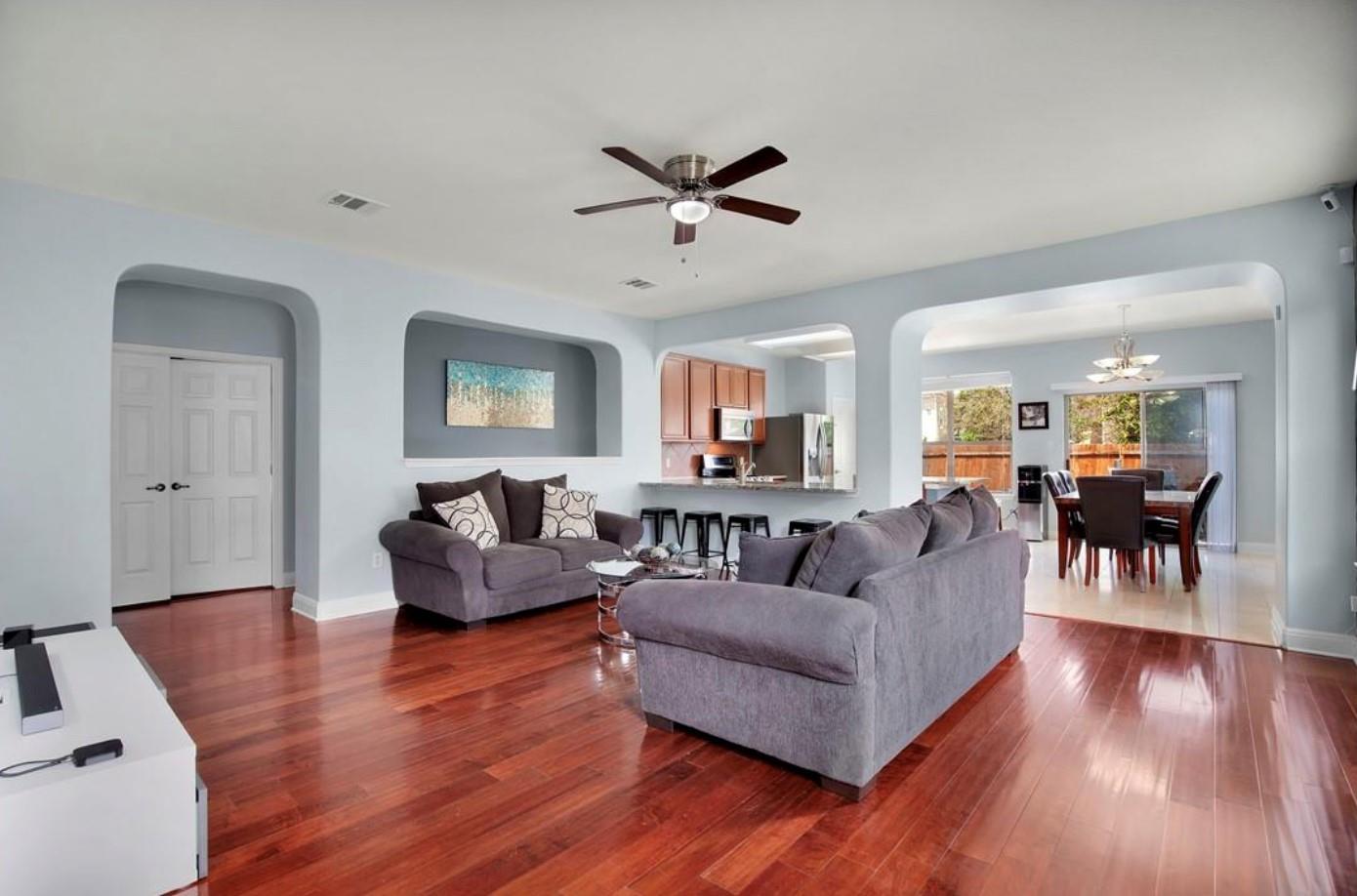 1721 E Mesa Park Cv, Round Rock, TX 78664