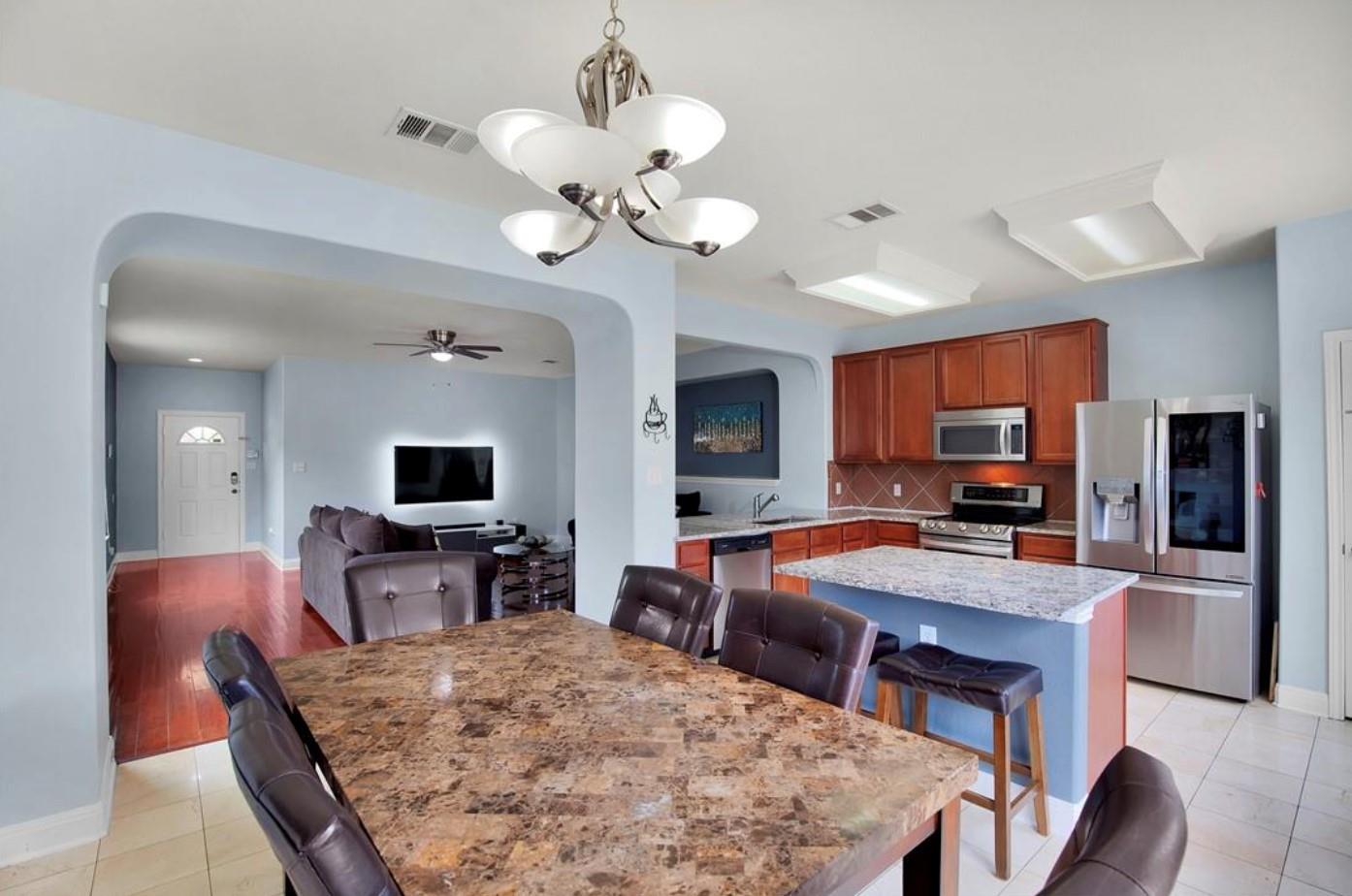 1721 E Mesa Park Cv, Round Rock, TX 78664