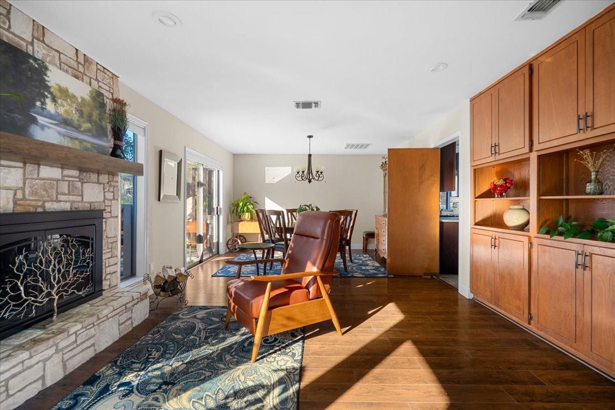 737 Summerwood Dr, New Braunfels, TX 78130