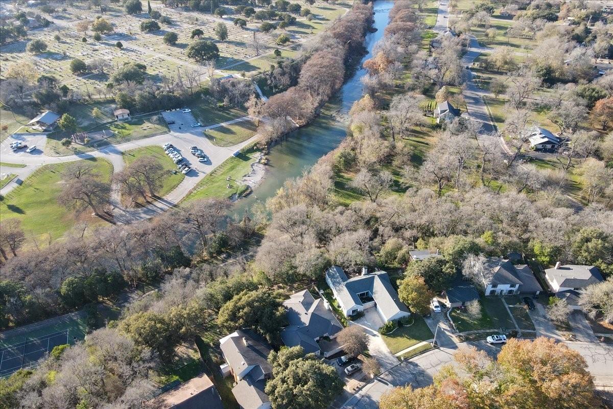 737 Summerwood Dr, New Braunfels, TX 78130