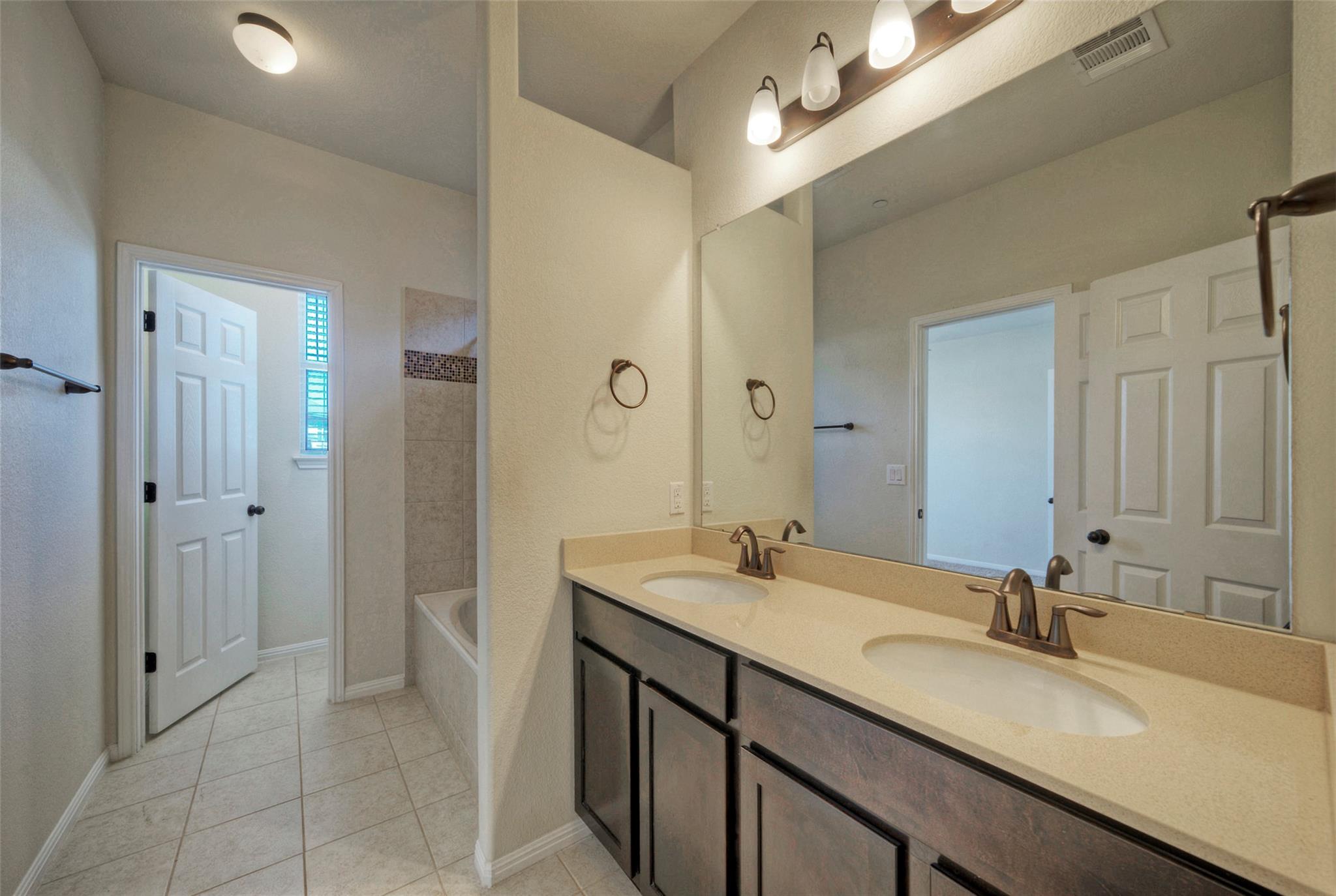 3240 E Whitestone Blvd # 47, Cedar Park, TX 78613