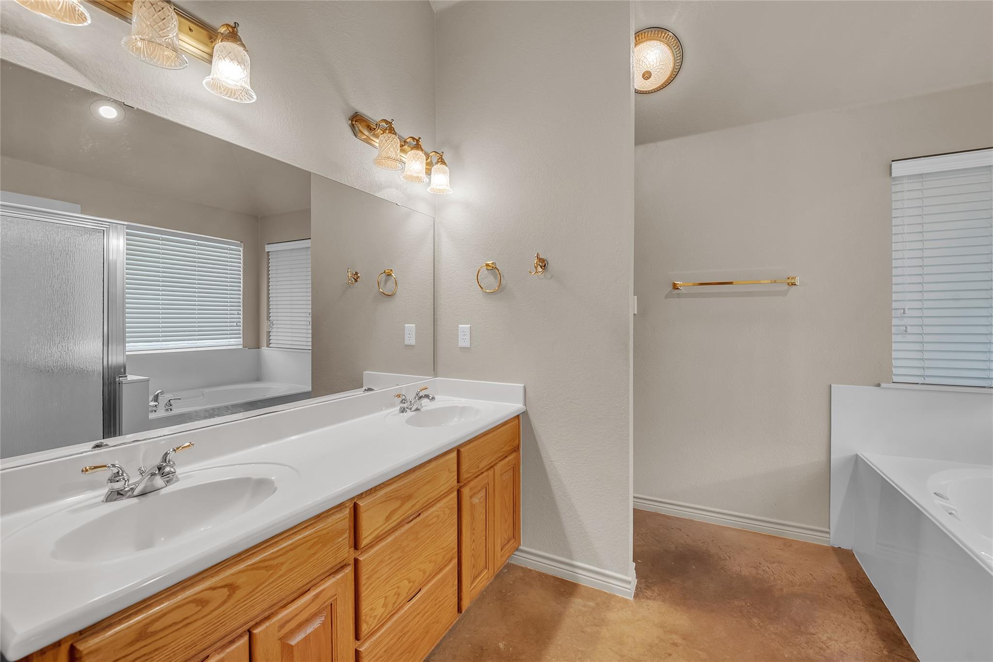 602 Antelope Ln, Lampasas, TX 76550