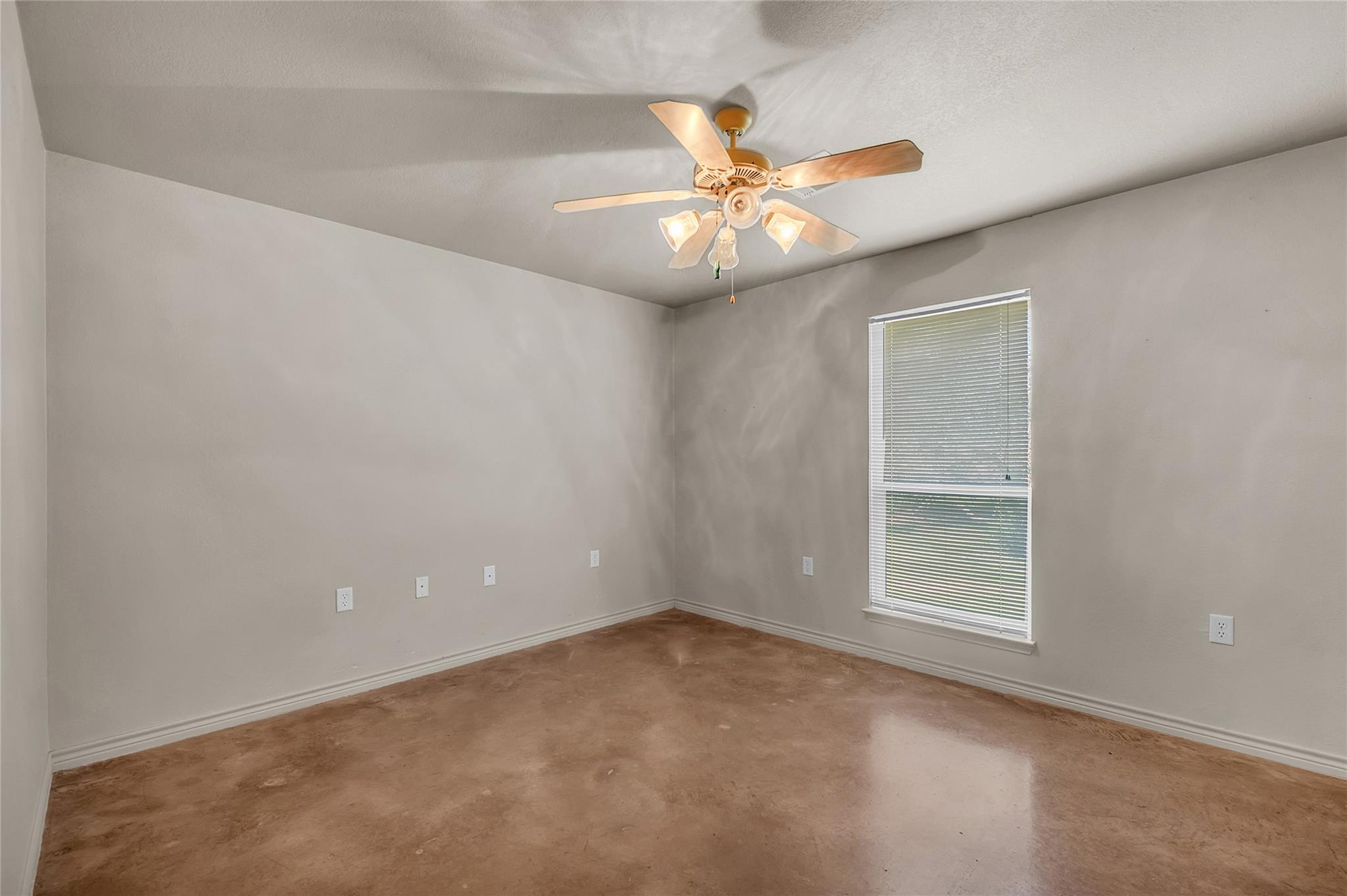 602 Antelope Ln, Lampasas, TX 76550