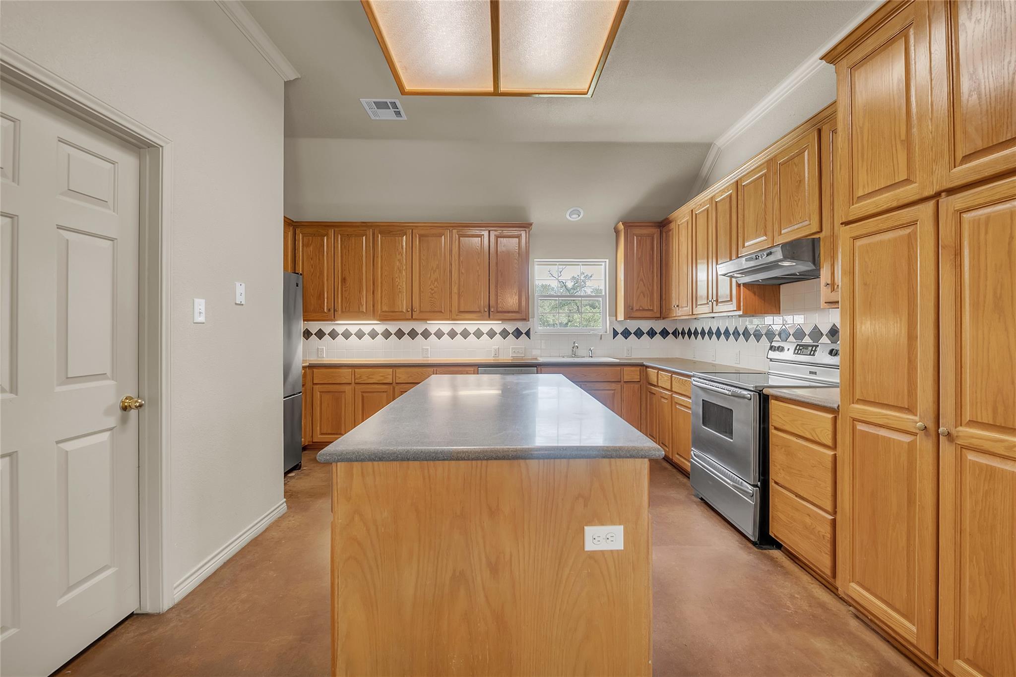 602 Antelope Ln, Lampasas, TX 76550