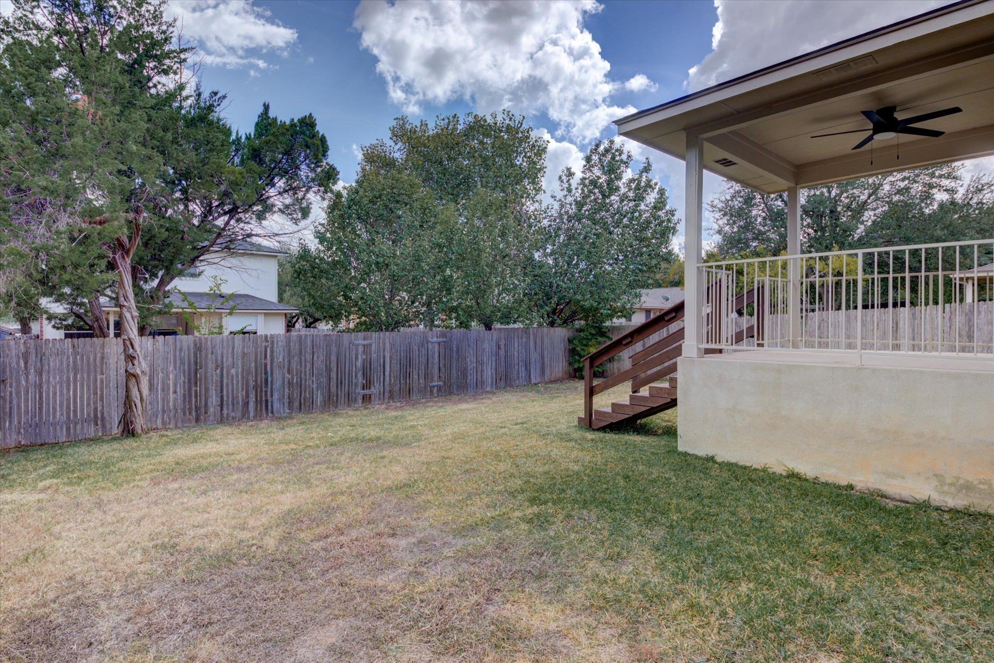 2702 Greenlee Dr, Leander, TX 78641