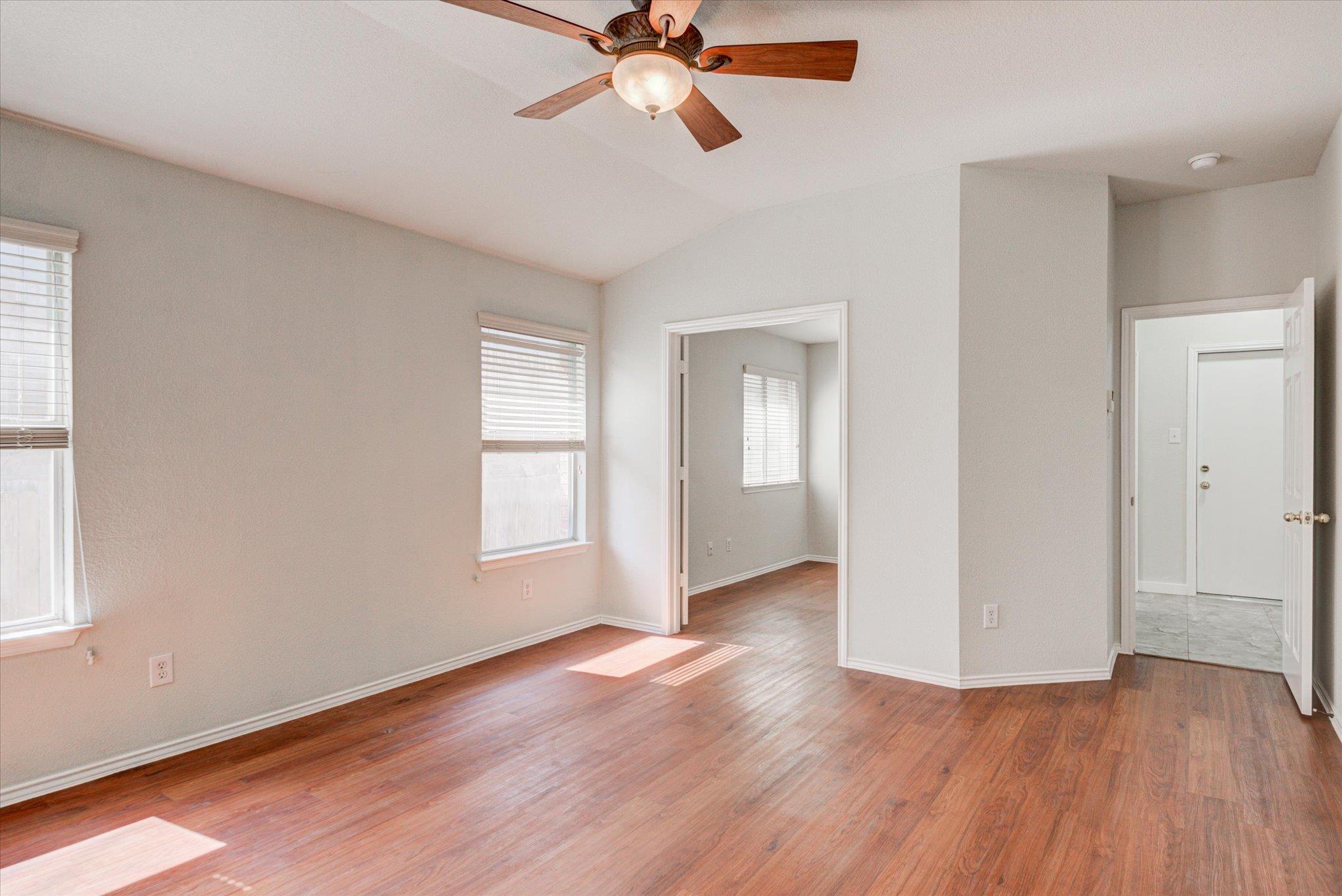 2702 Greenlee Dr, Leander, TX 78641