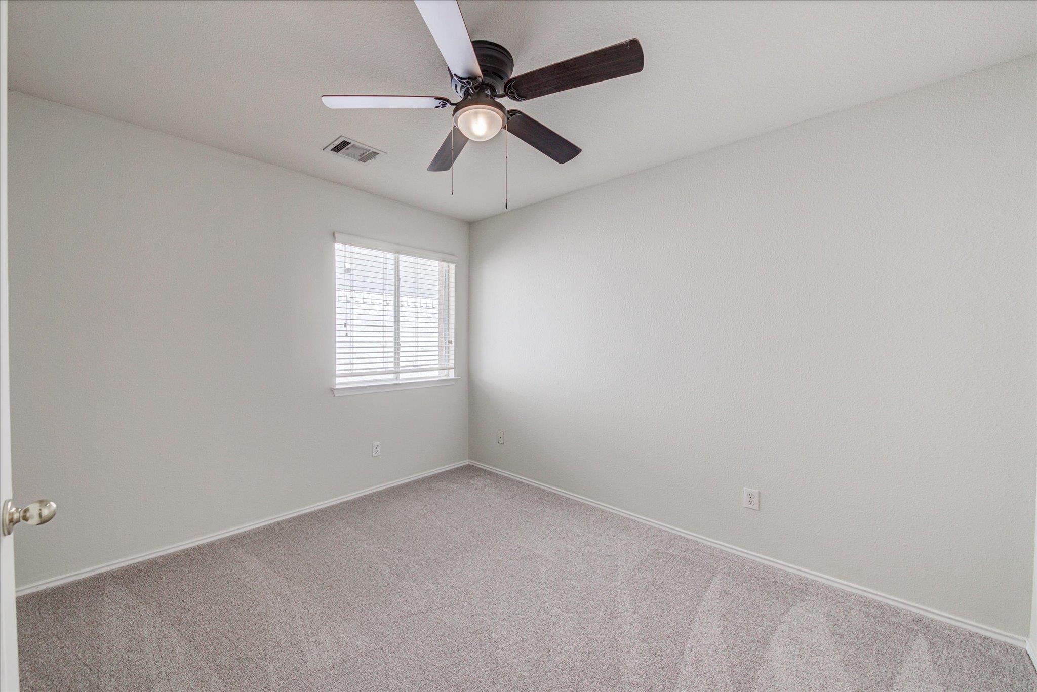 2702 Greenlee Dr, Leander, TX 78641