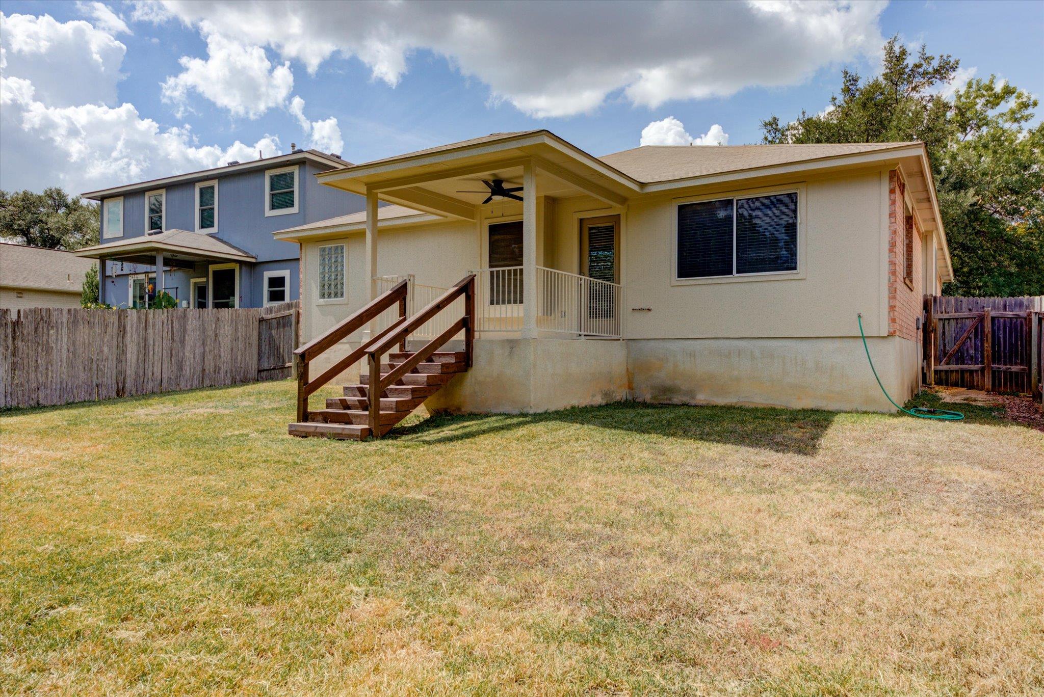 2702 Greenlee Dr, Leander, TX 78641