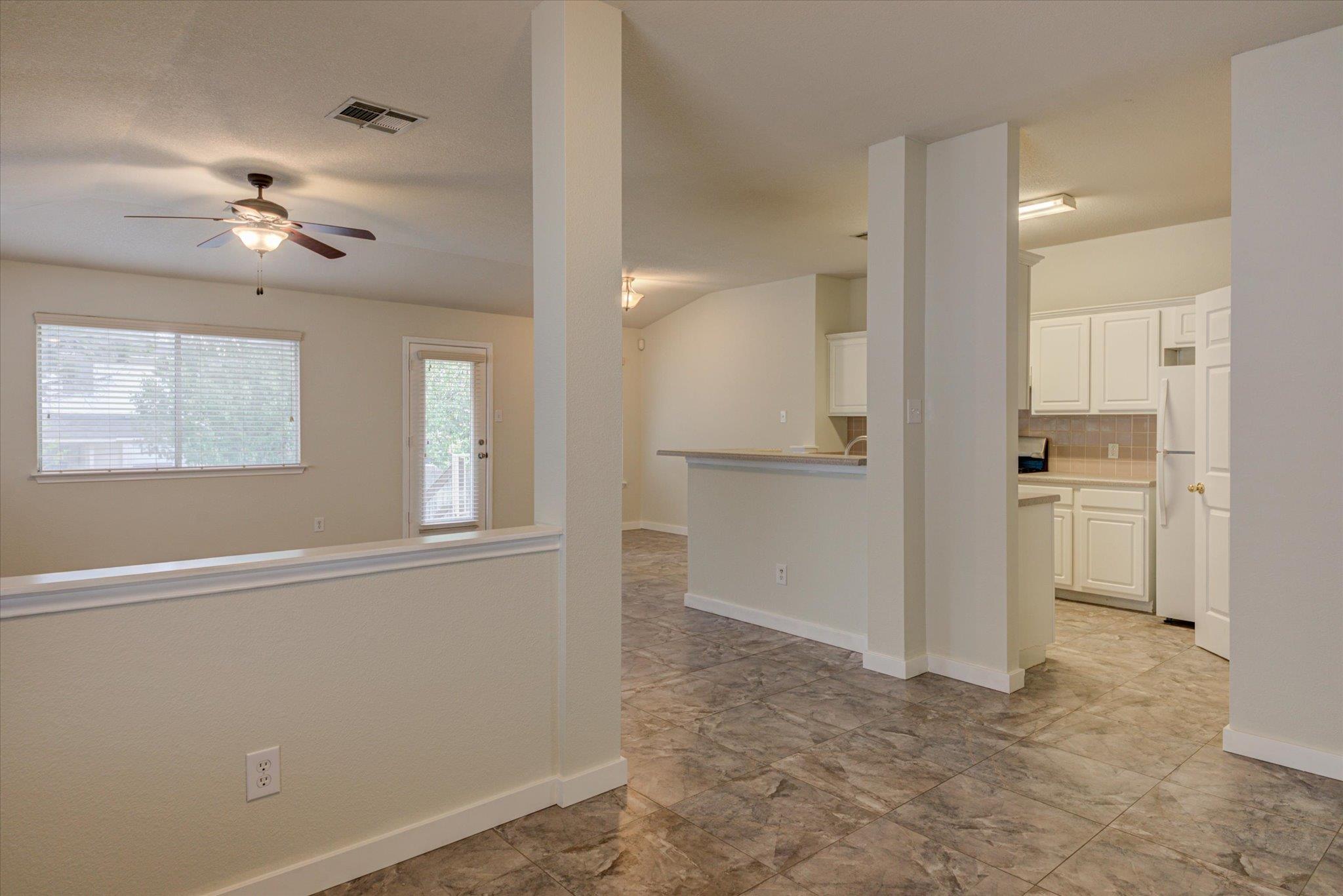 2702 Greenlee Dr, Leander, TX 78641