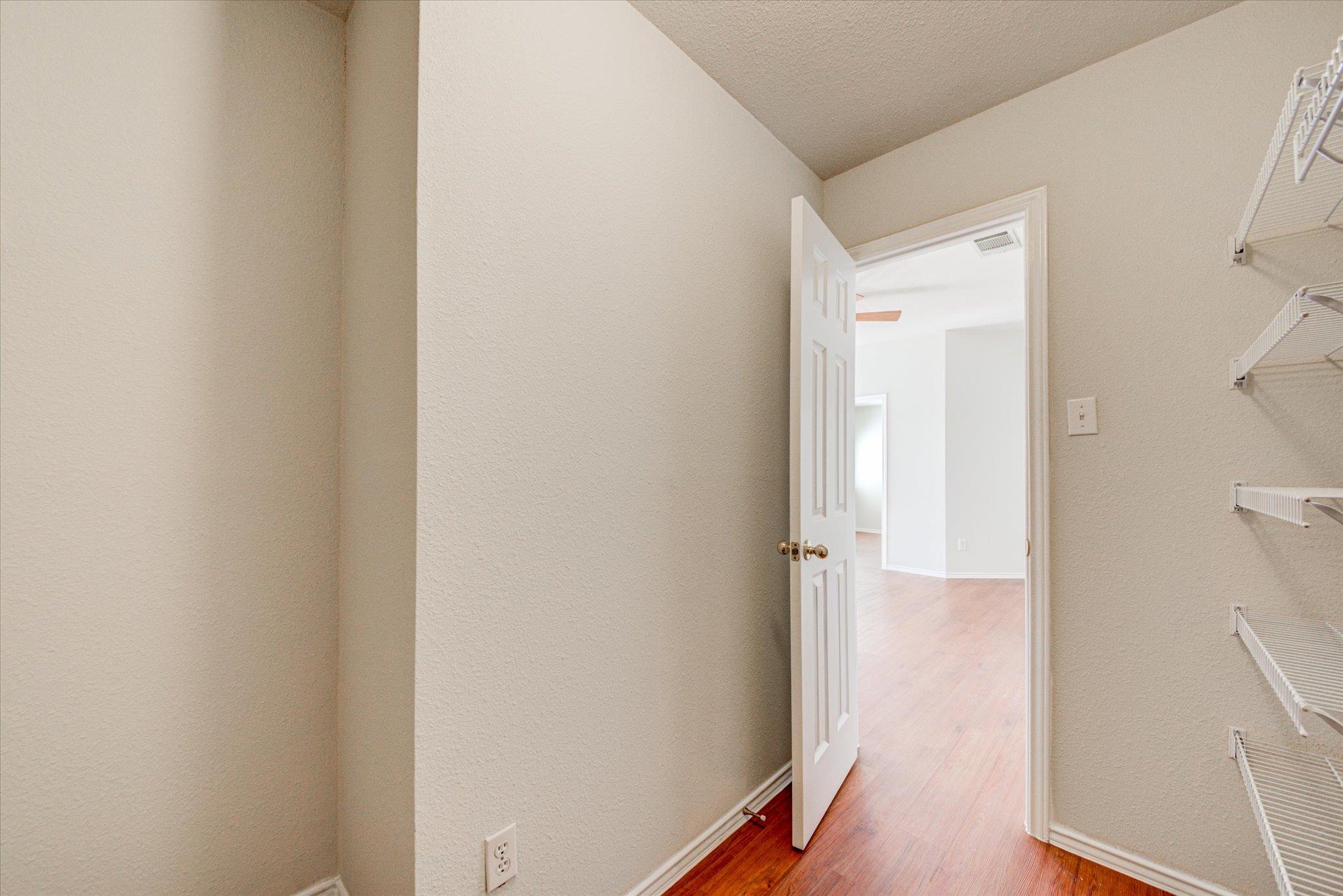 2702 Greenlee Dr, Leander, TX 78641