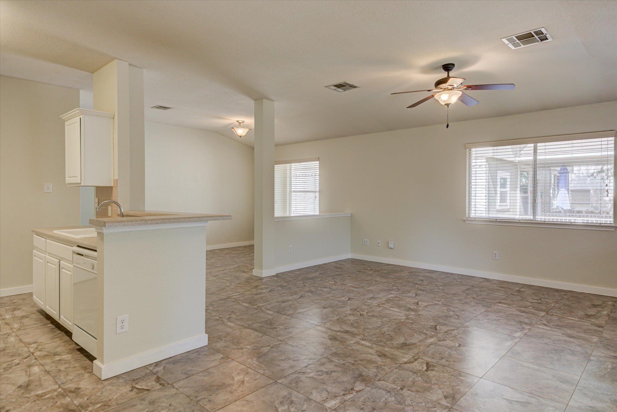 2702 Greenlee Dr, Leander, TX 78641