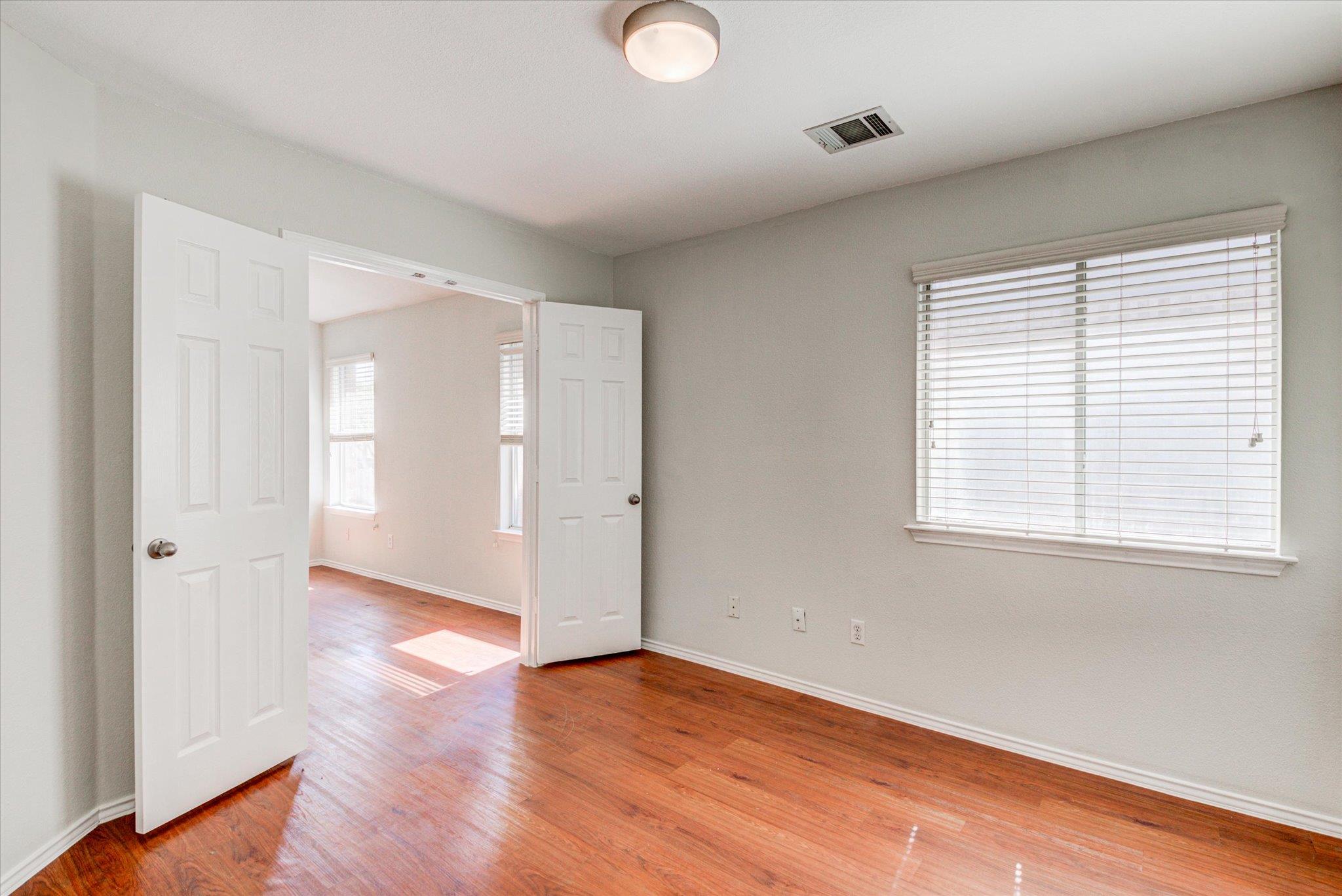 2702 Greenlee Dr, Leander, TX 78641